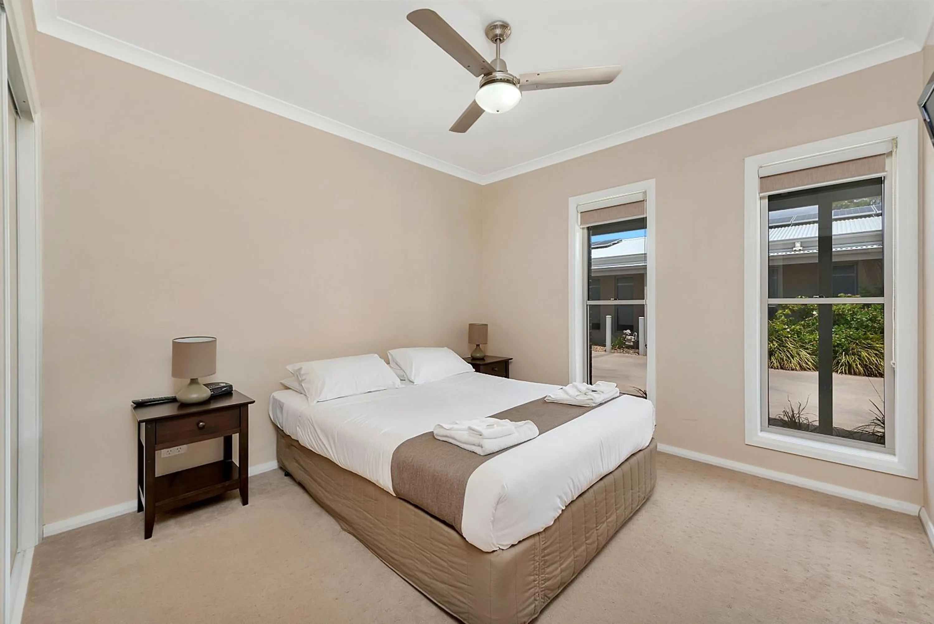 Bedroom, Bed in Kennedy Holiday Villas