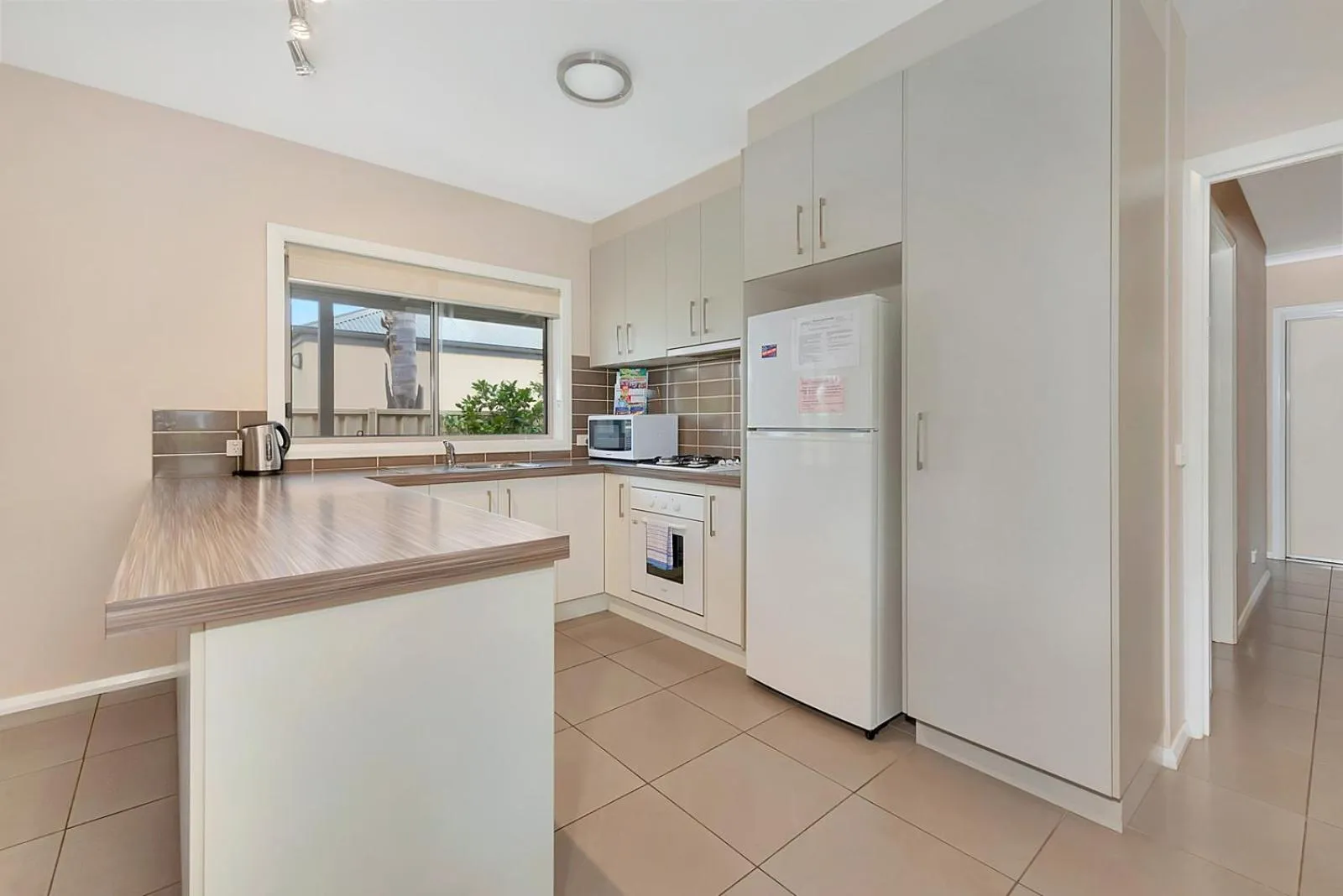 Kitchen or kitchenette in Kennedy Holiday Villas