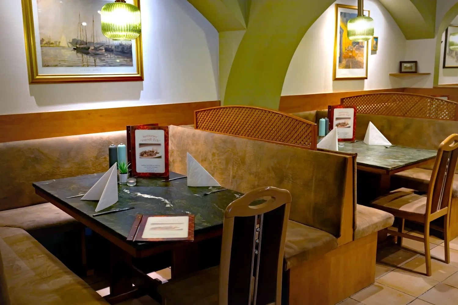 Restaurant/places to eat in Hotel Alter Telegraf