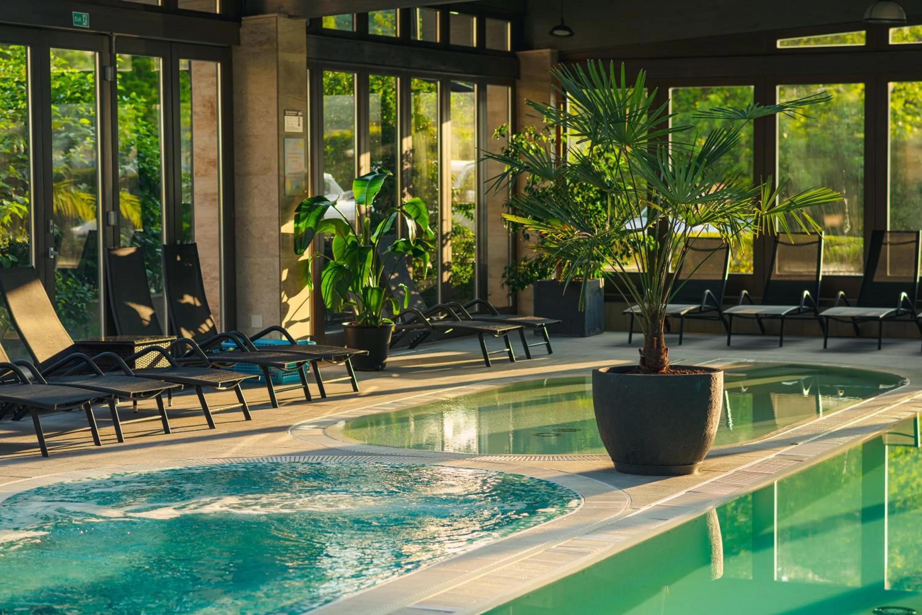 Swimming pool in Hotel Visegrád