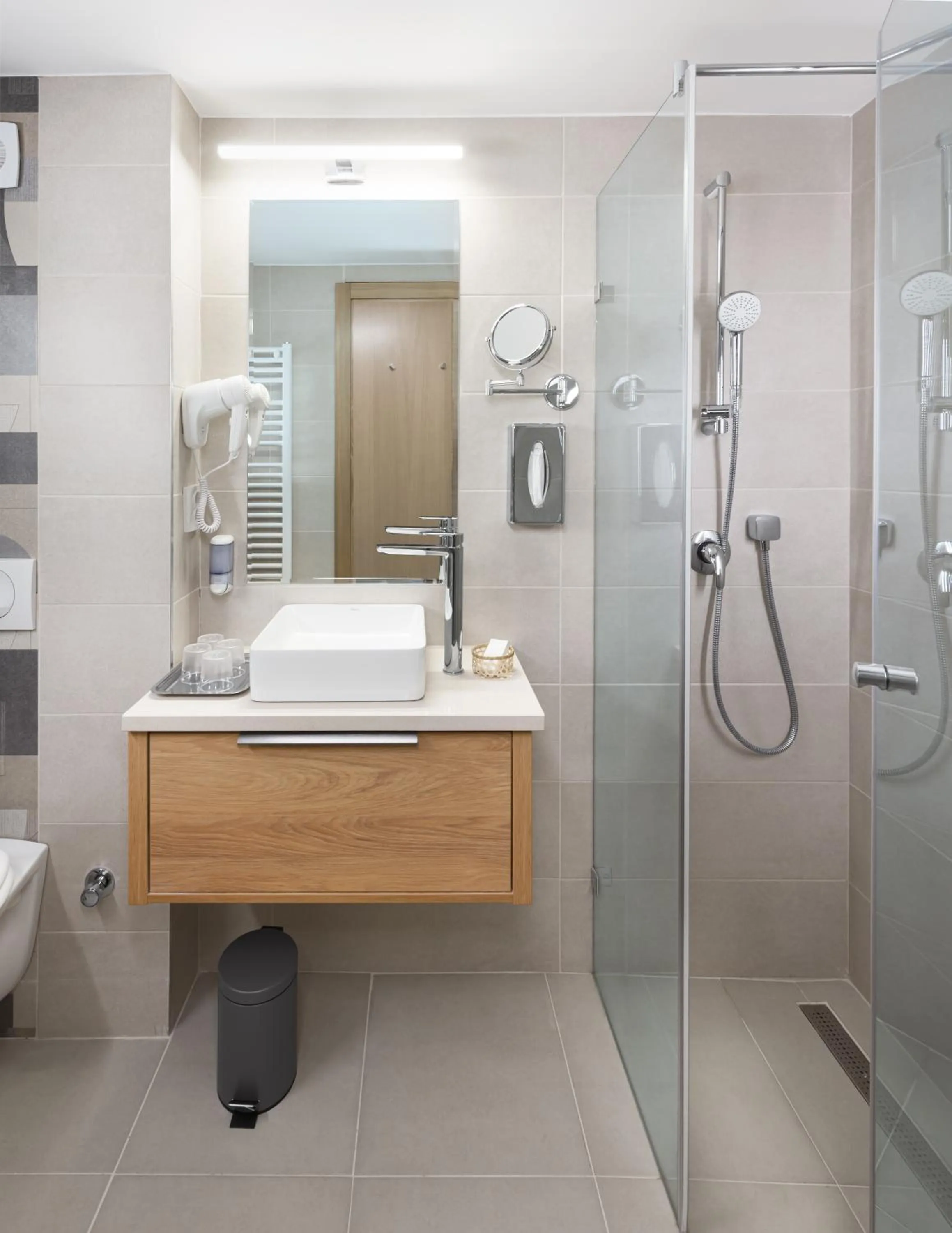 Shower in Hotel Visegrád