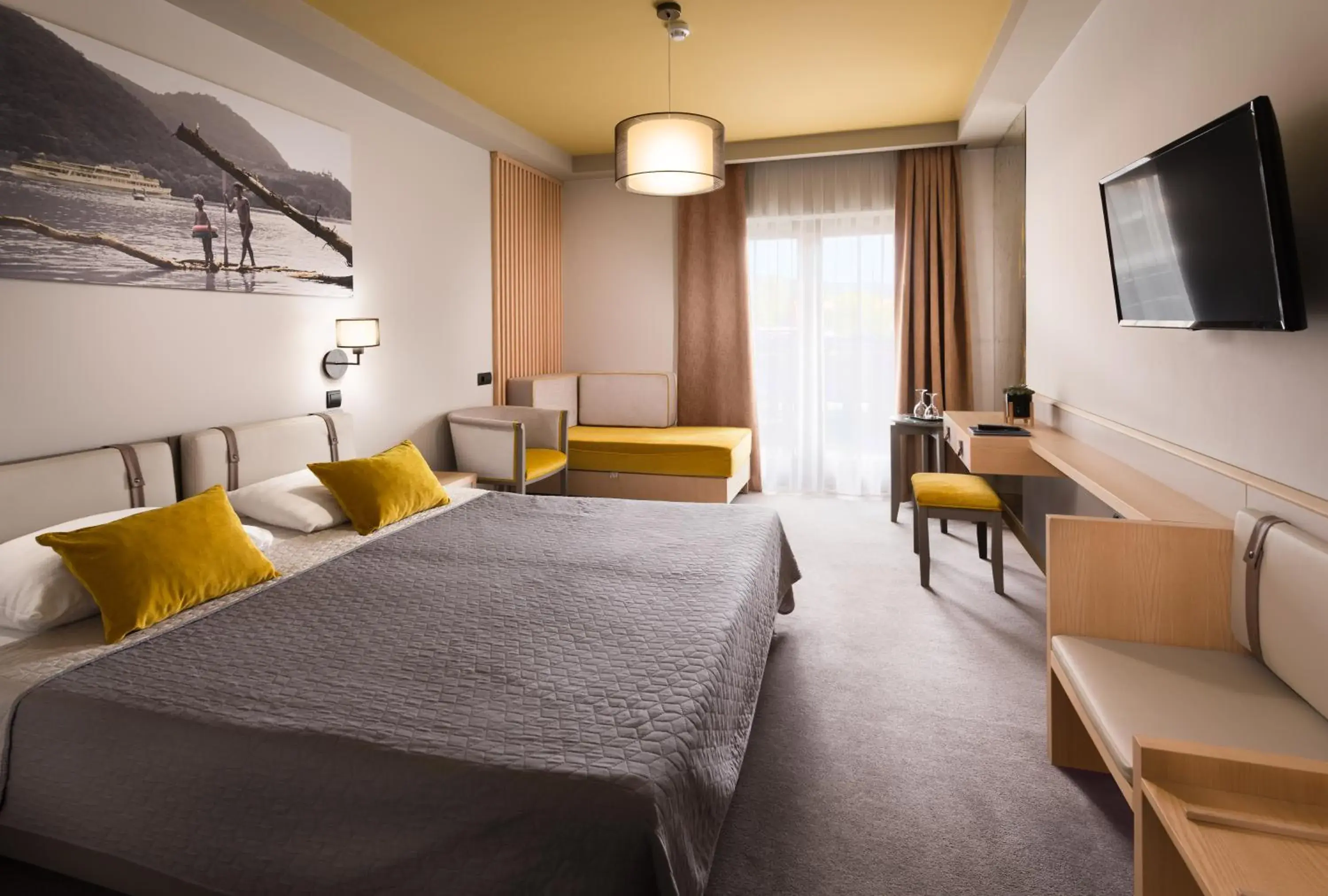 Triple Room with Balcony - single occupancy in Hotel Visegrád Triple Room with Balcony - single occupancy in Hotel Visegrád