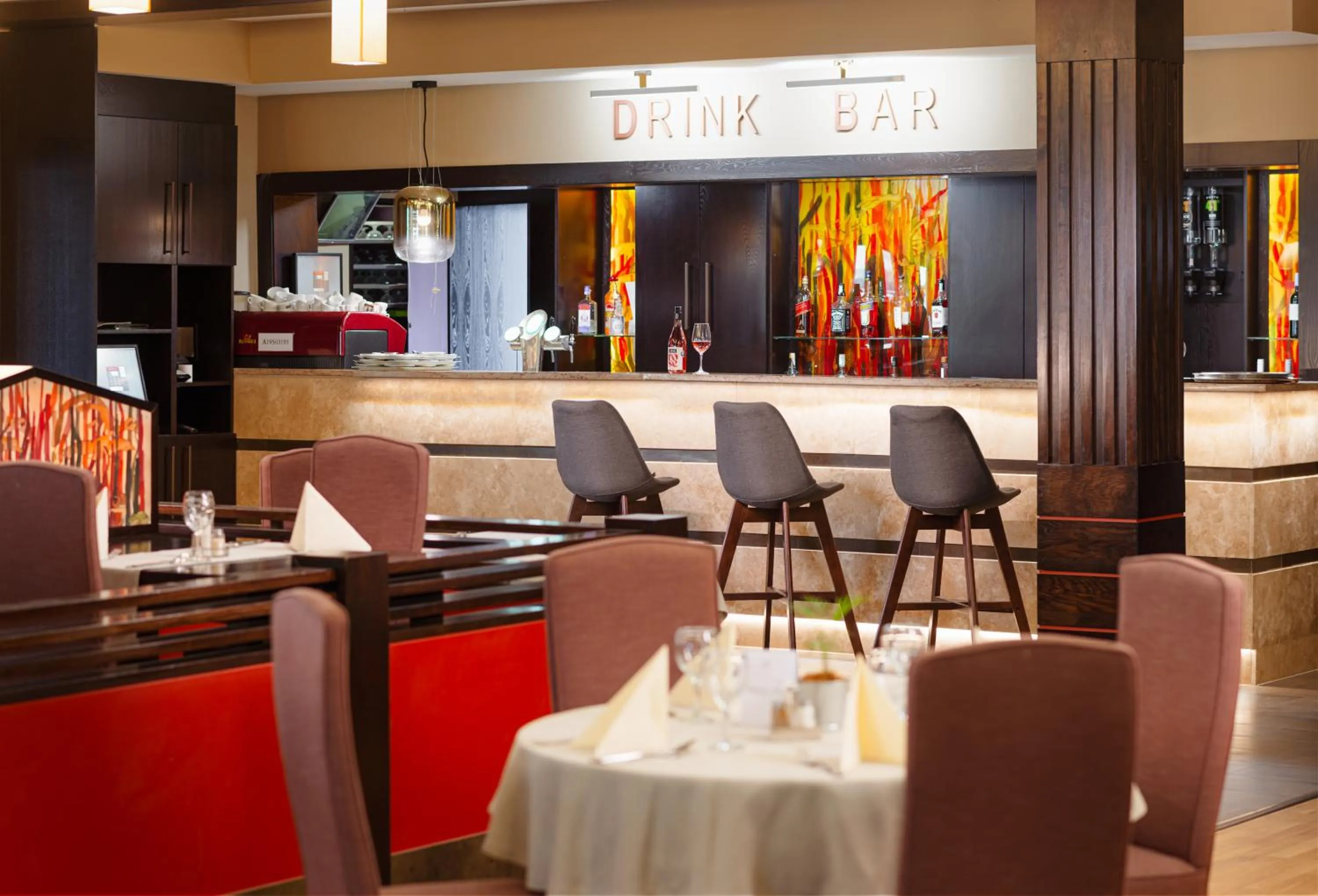 Restaurant/places to eat in Hotel Visegrád