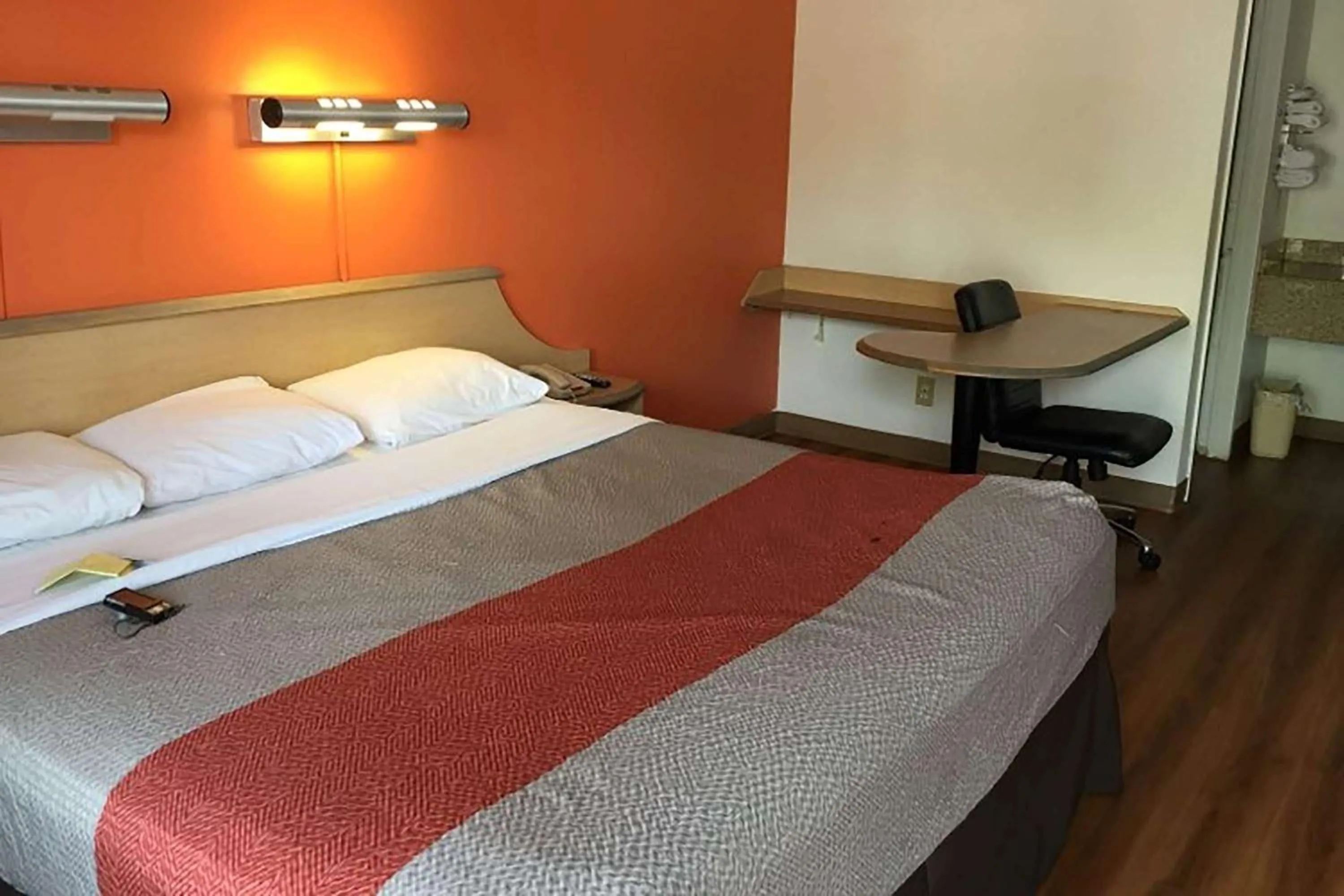 Bed in Travelodge by Wyndham San Antonio Lackland AFB North