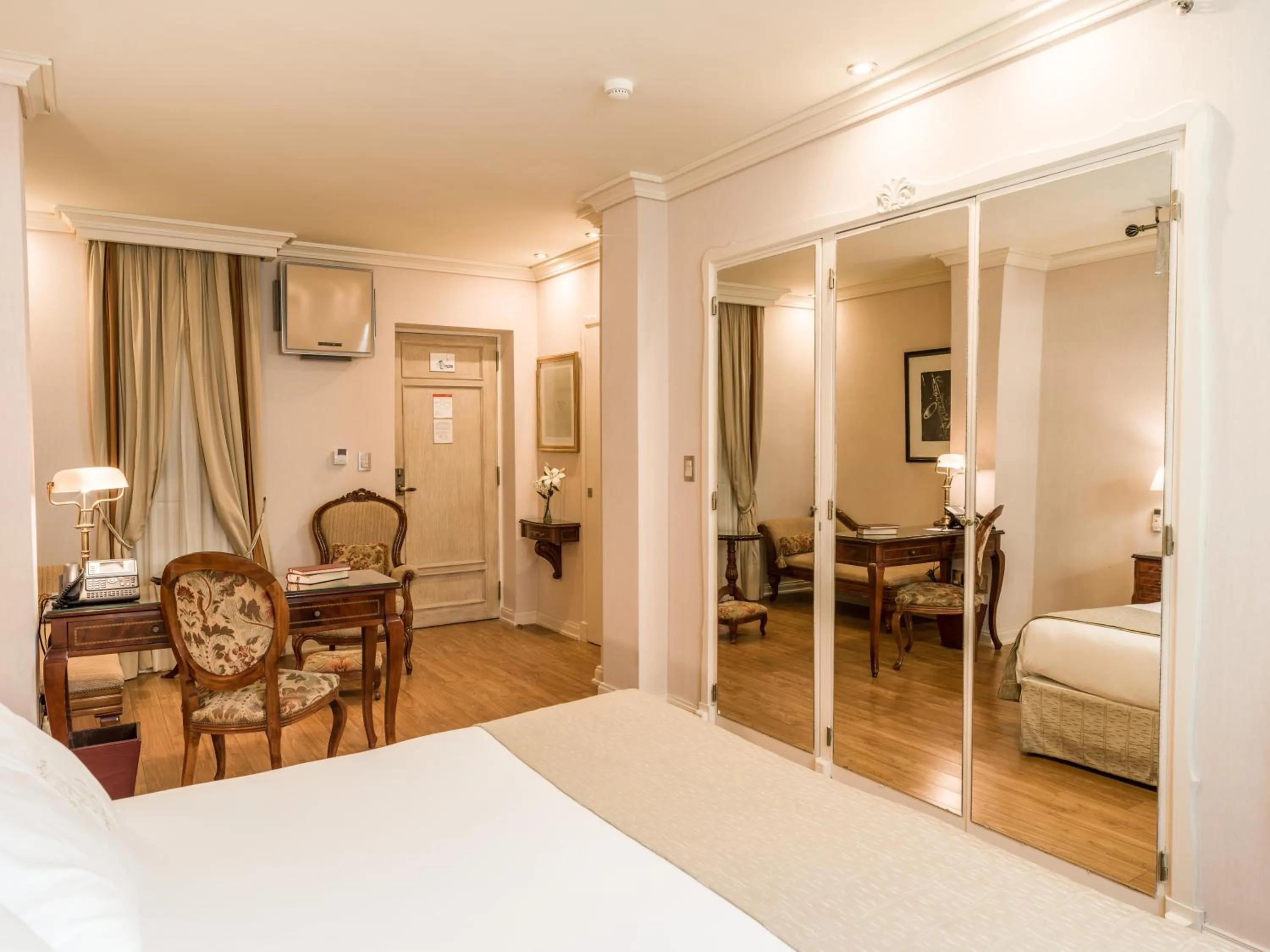 Bed in Melia Recoleta Plaza Hotel