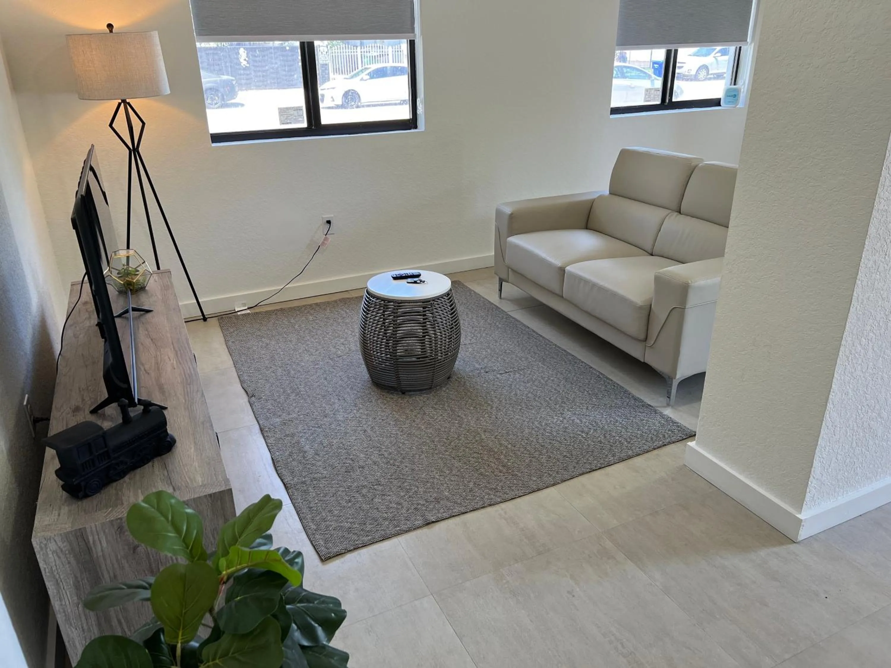Seating area in Renzzi Wynwood Apartments