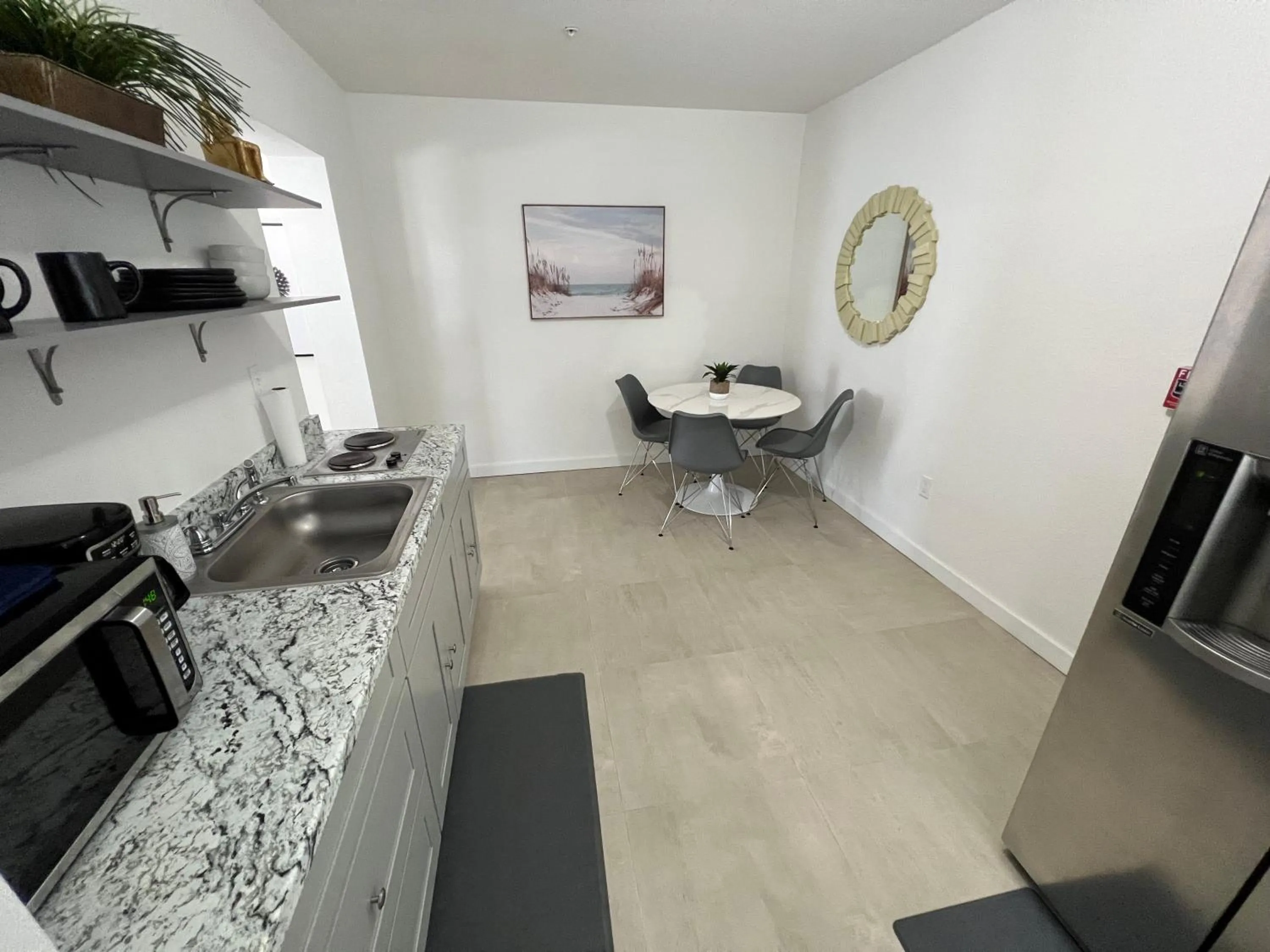 Kitchen or kitchenette in Renzzi Wynwood Apartments
