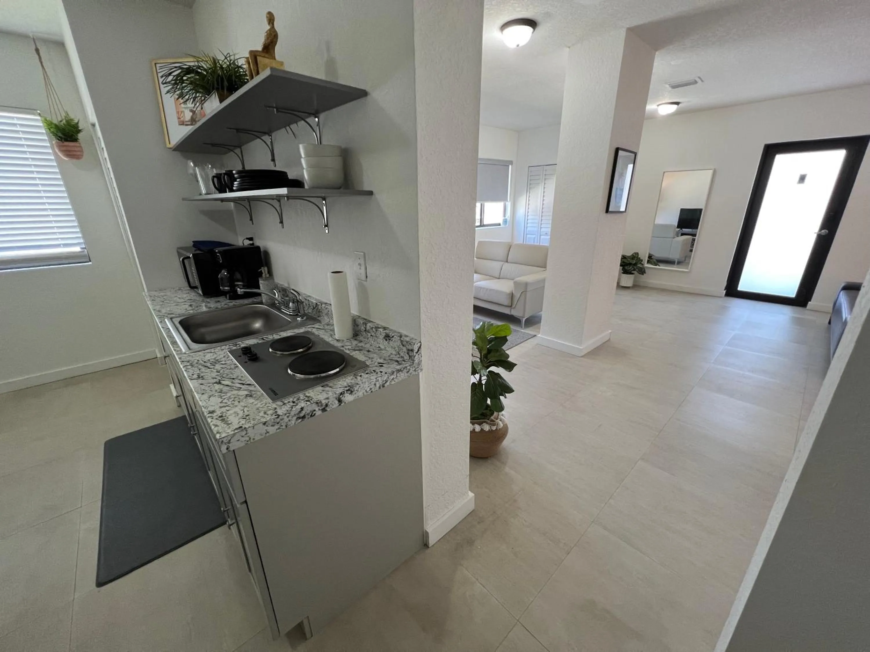 Kitchen or kitchenette in Renzzi Wynwood Apartments