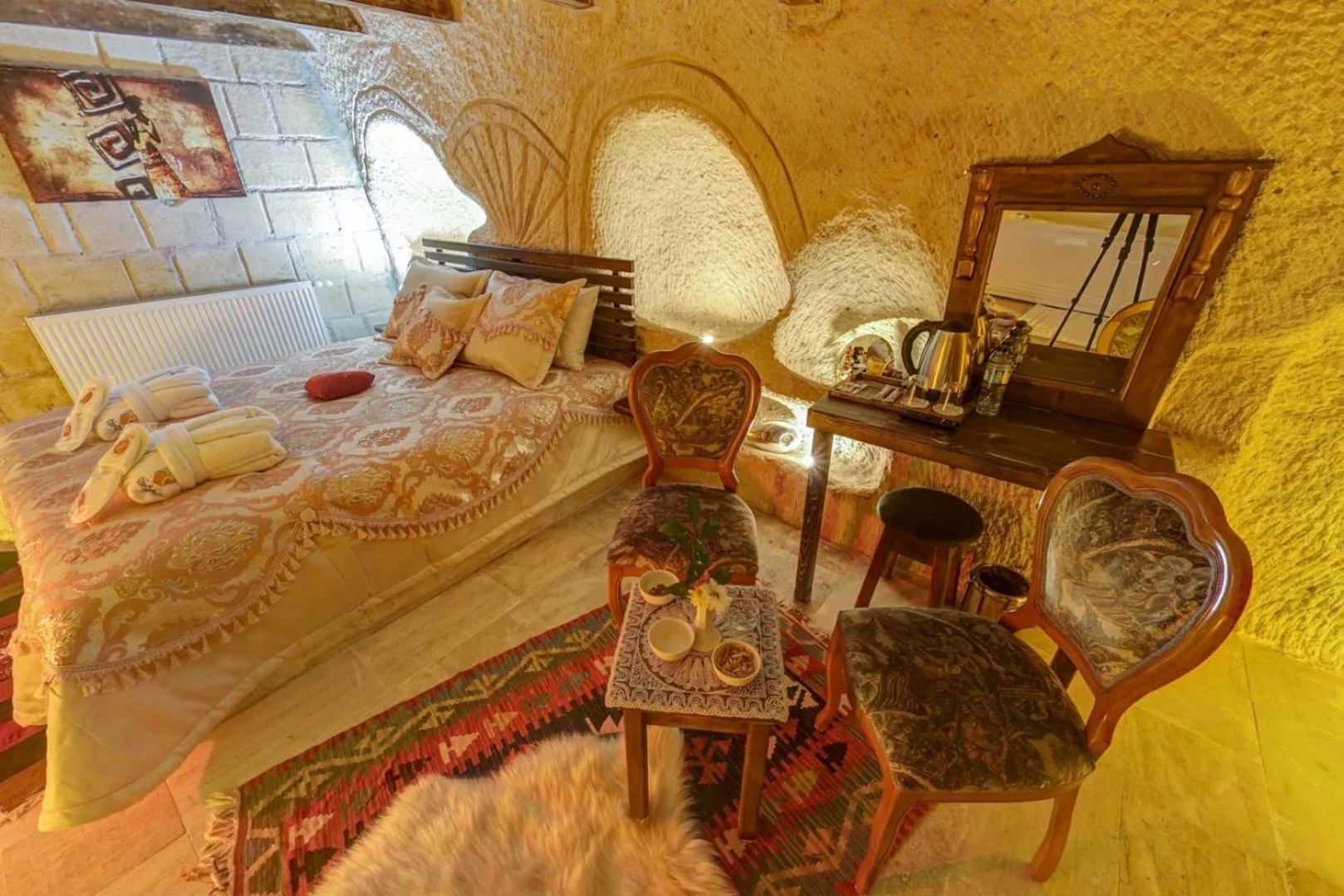 Photo of the whole room, Bed in Cappadocia Alaz Cave Otel