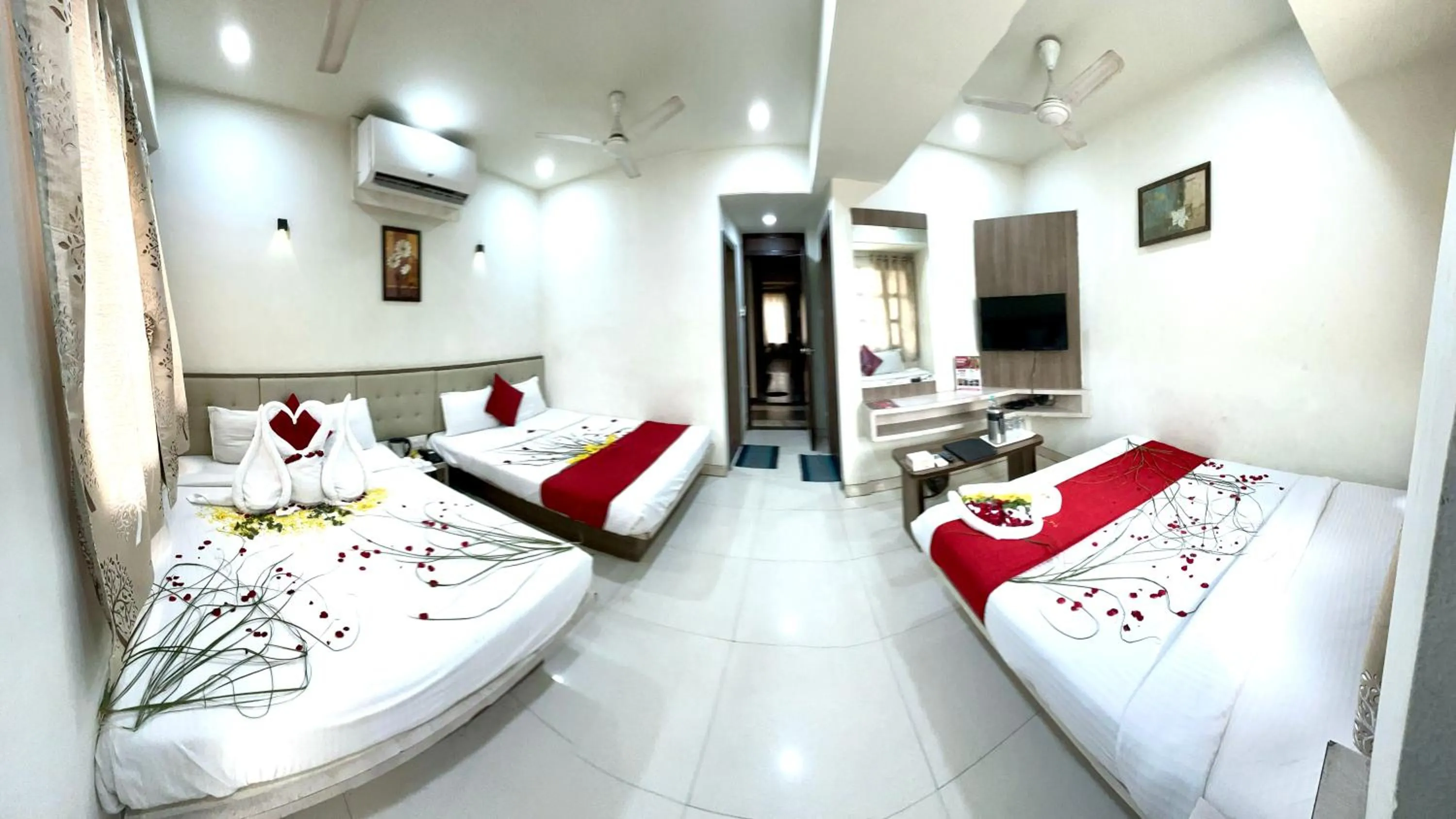 Bedroom in Hotel Sai Chhatra