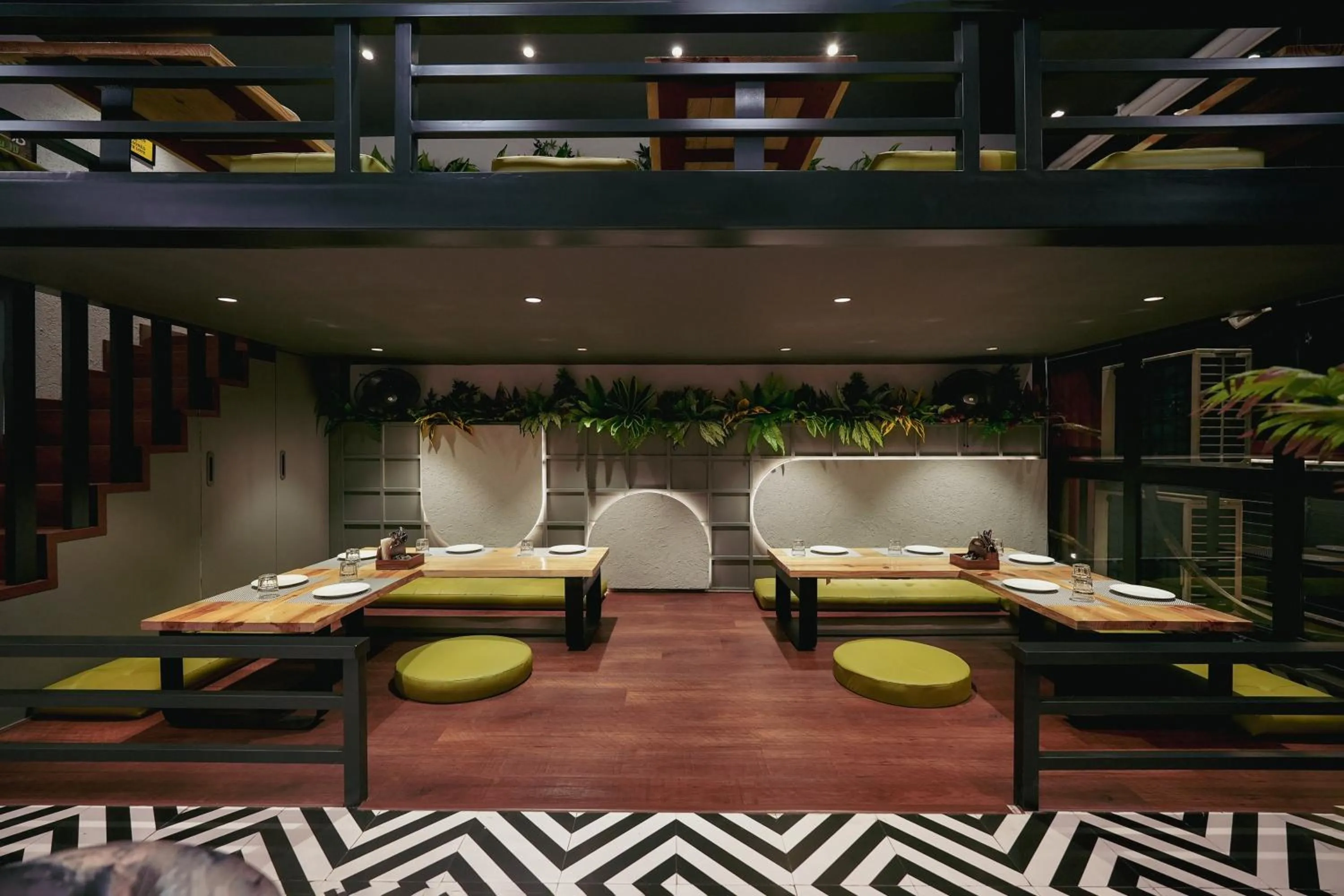 Restaurant/places to eat in Hotel Yog Vashishth