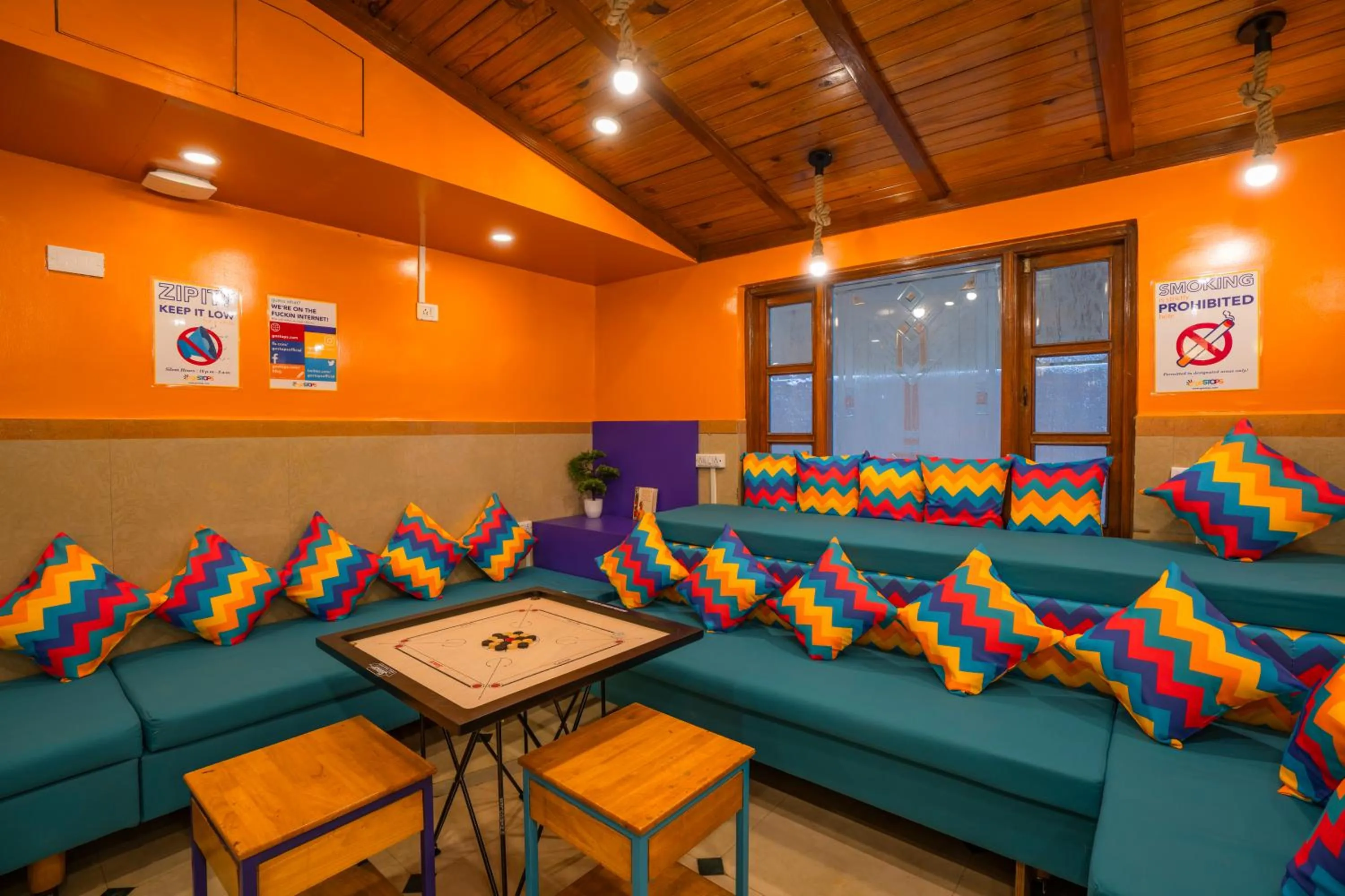 Seating area in goSTOPS Bengaluru, Gandhi Nagar Majestic - Private Rooms & Dorms