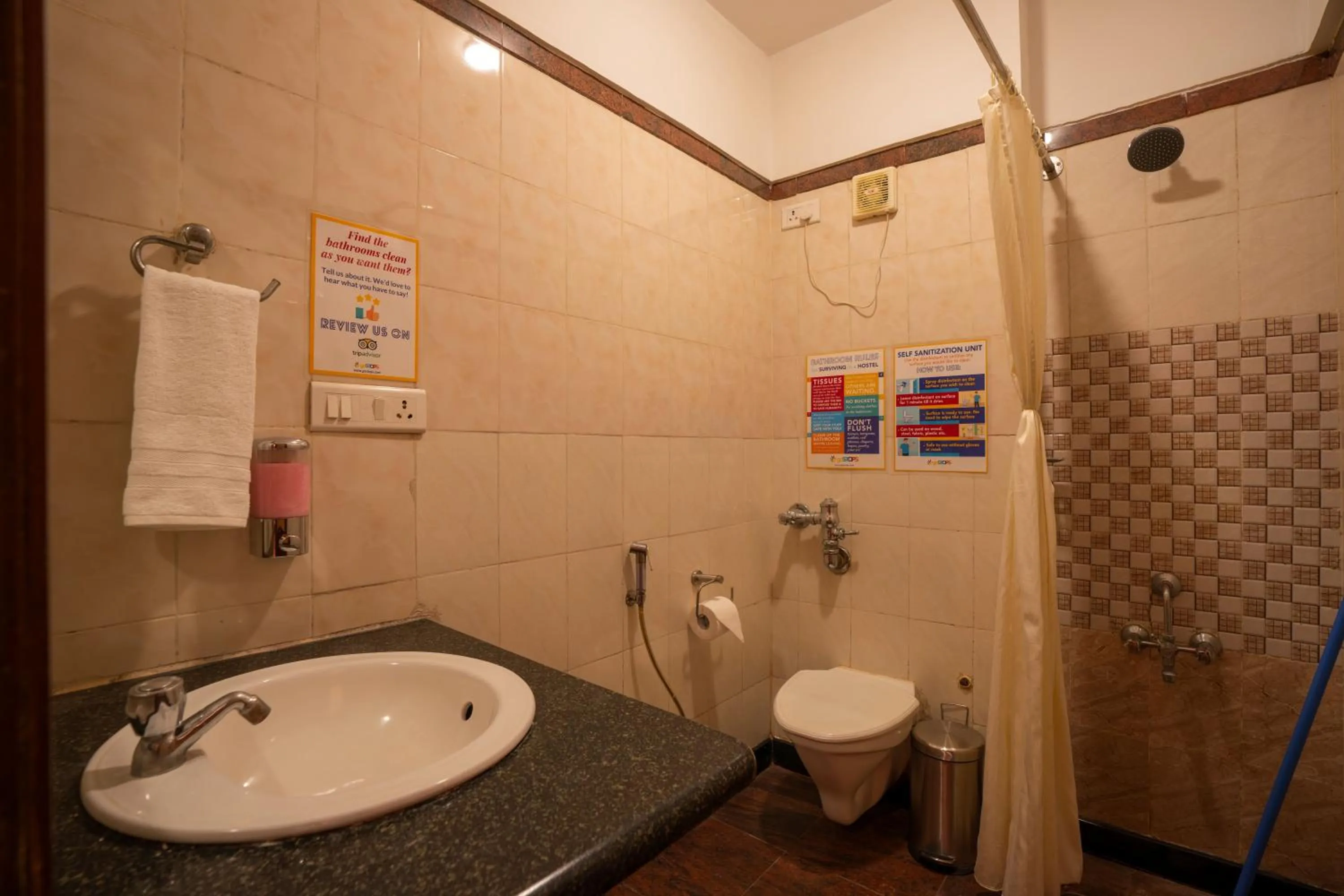 Bathroom in goSTOPS Bengaluru, Gandhi Nagar Majestic