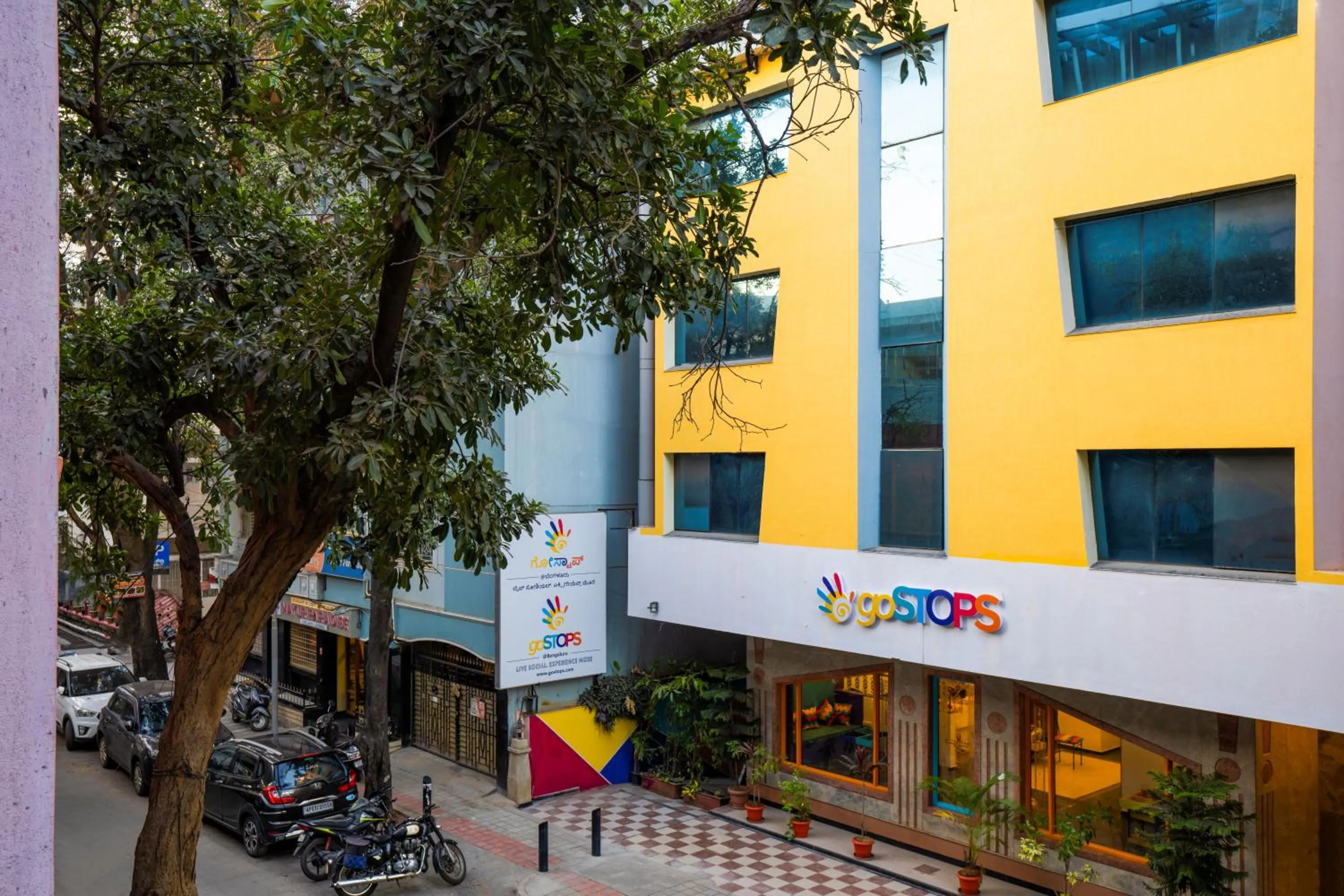 goSTOPS Bengaluru, Gandhi Nagar Majestic