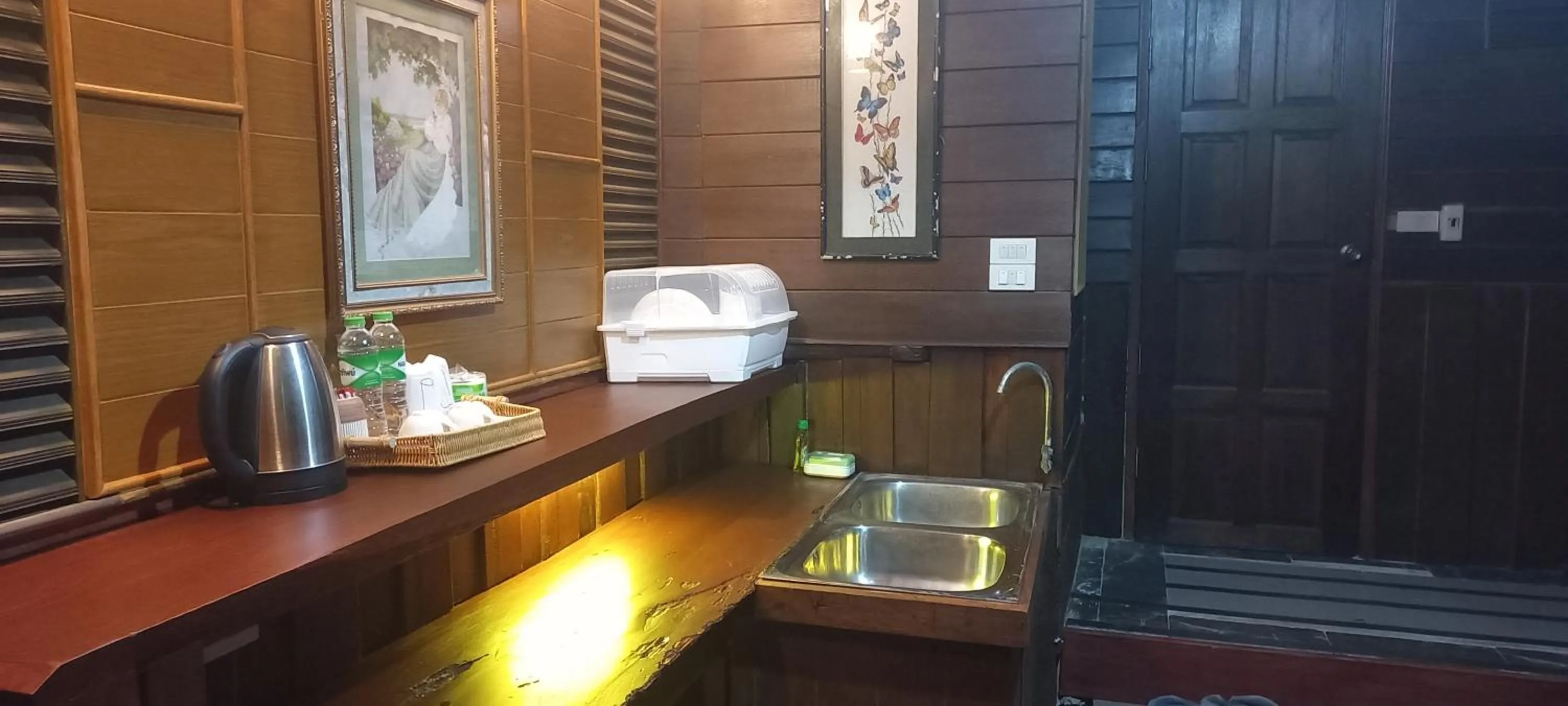 Kitchen or kitchenette in Mangrove House Lanta Old Town