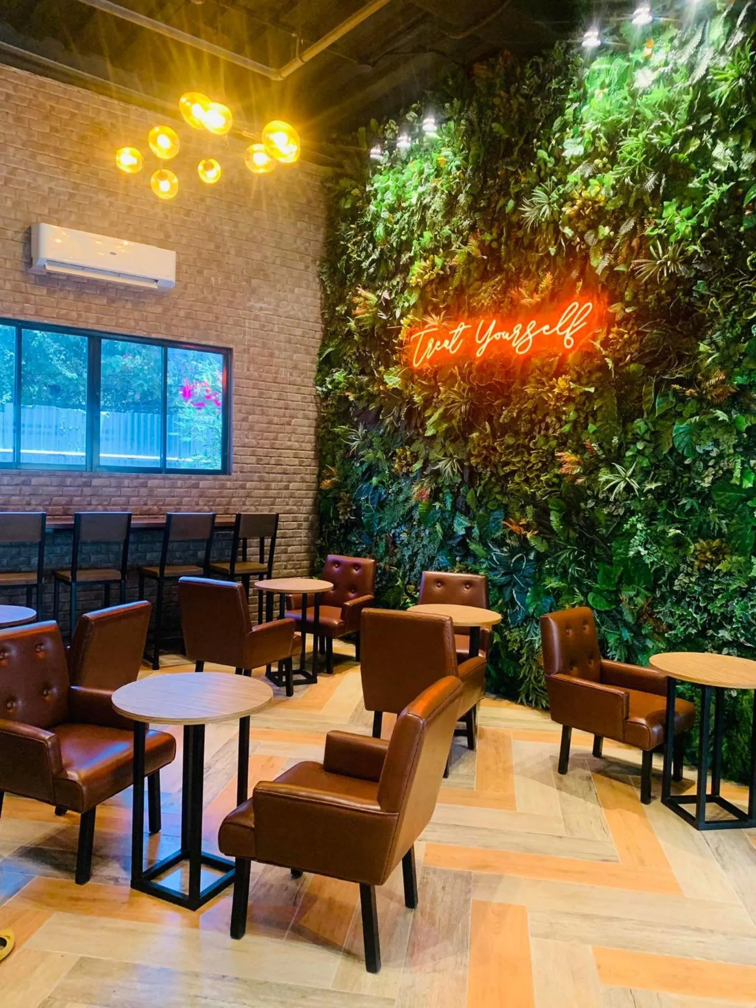 Restaurant/places to eat in Sultana Ysabella Hotel and Event