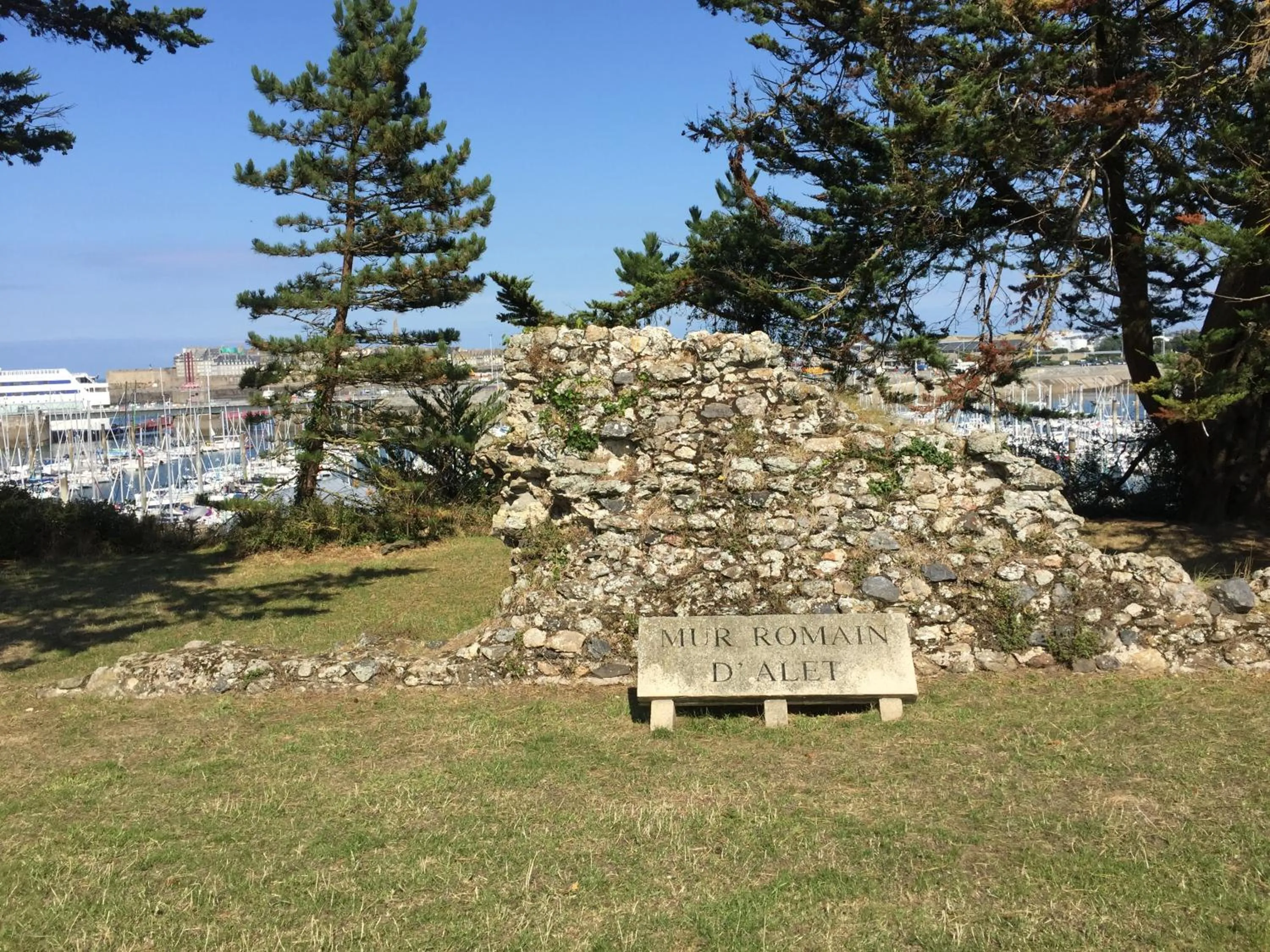 Nearby landmark in Au Bon Accueil