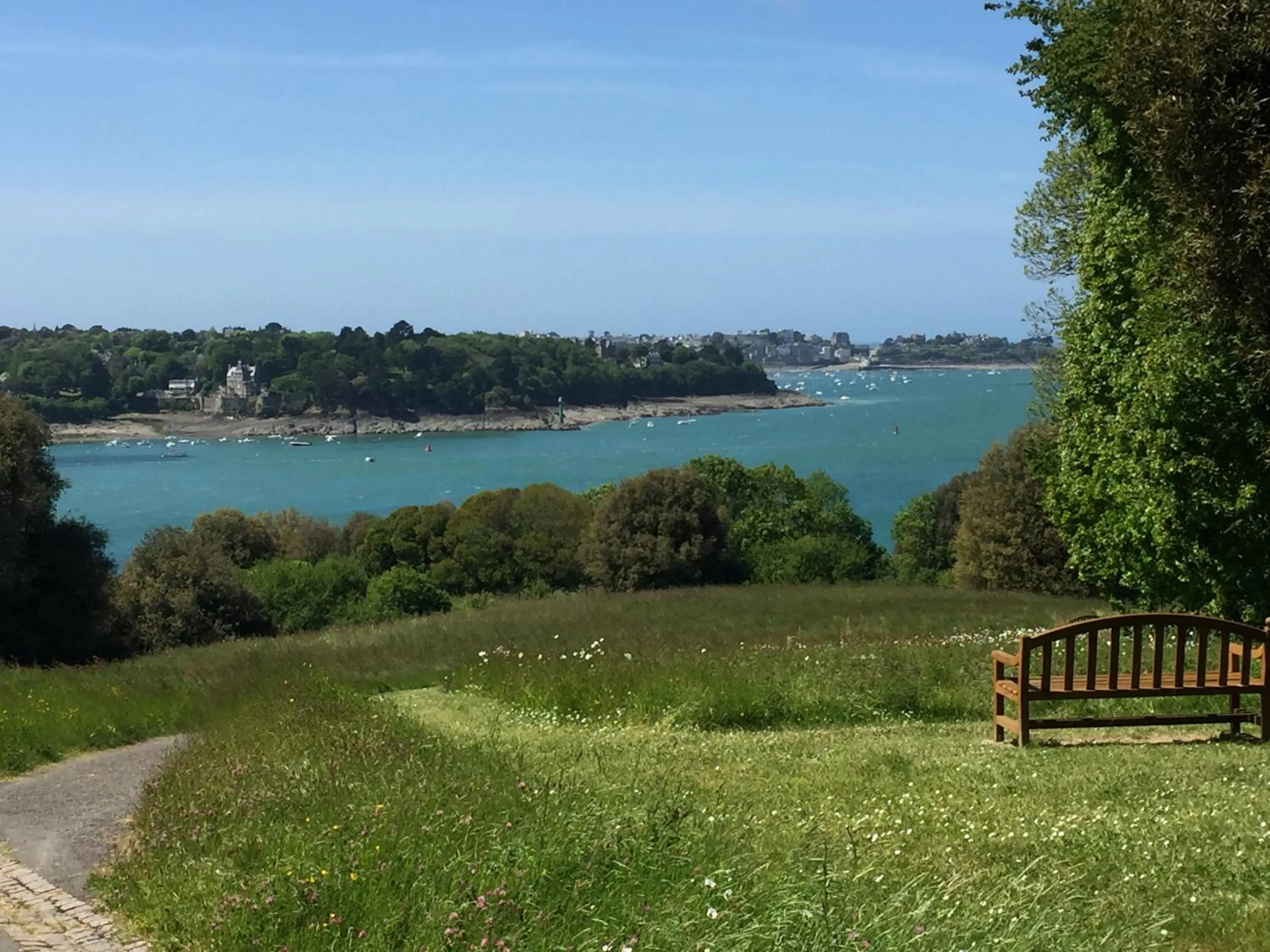 Nearby landmark in Au Bon Accueil