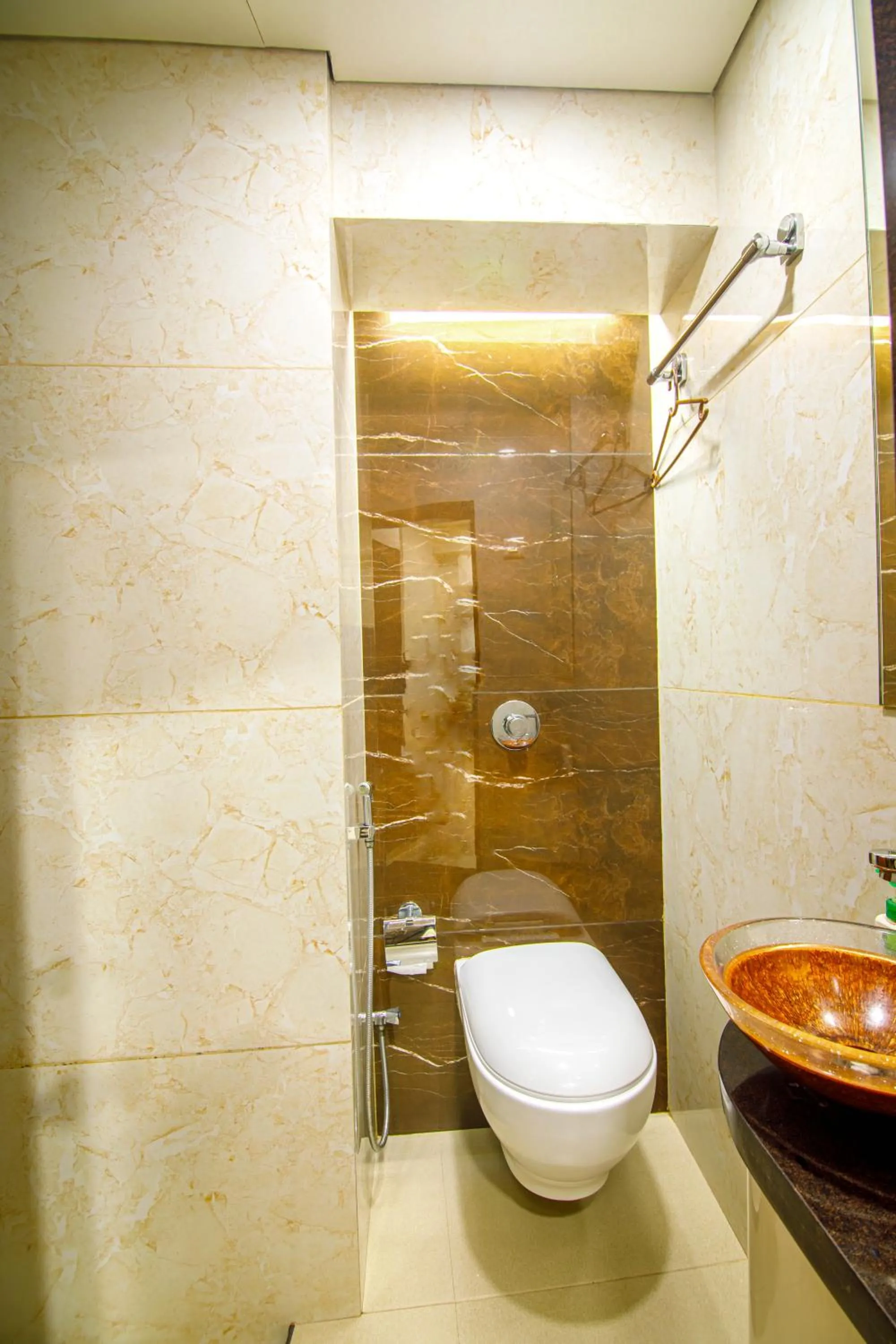 Bathroom in La Hotel Metro near BKC