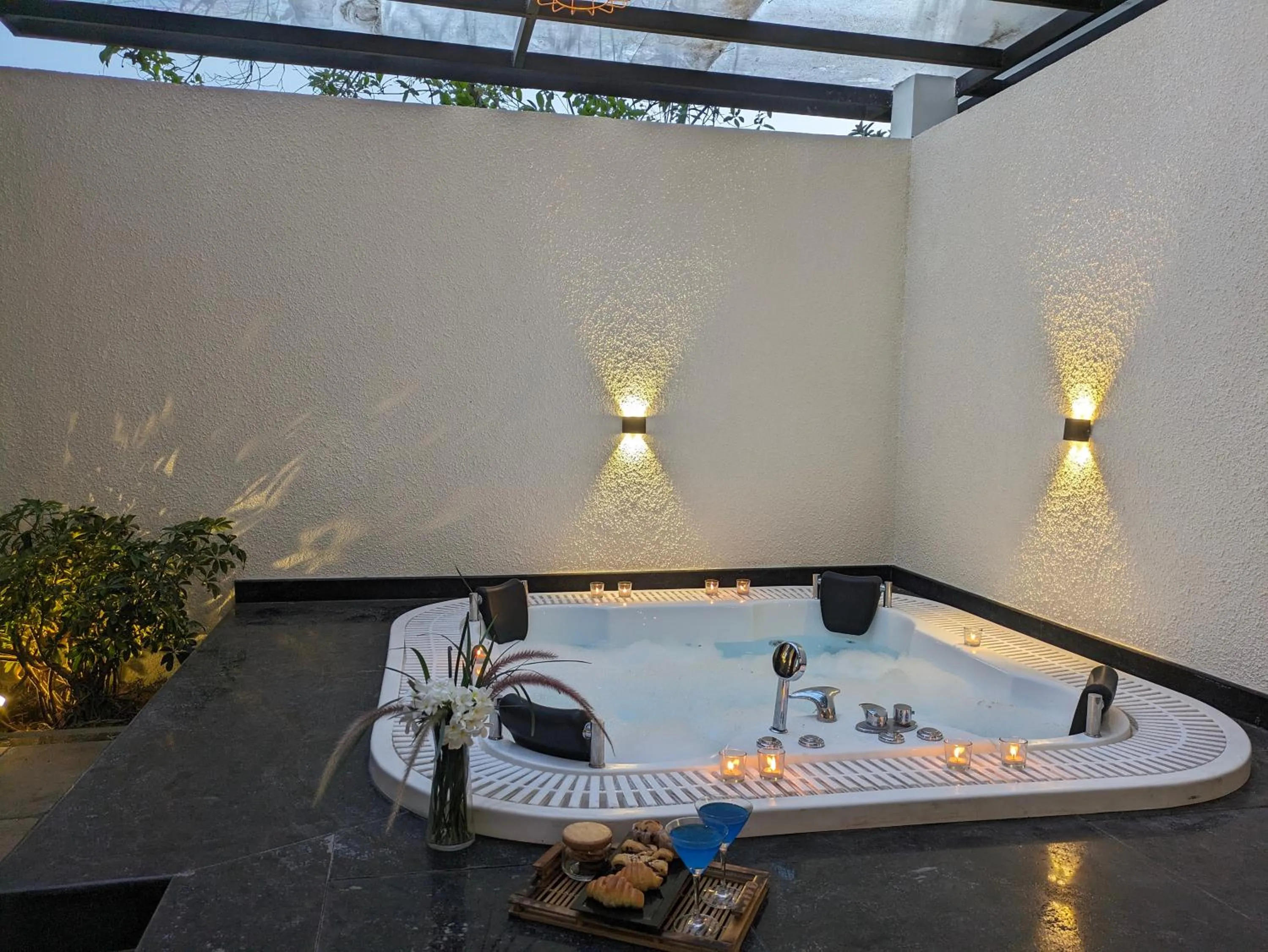 Swimming pool in The Golden Tusk By Ivory Destinations