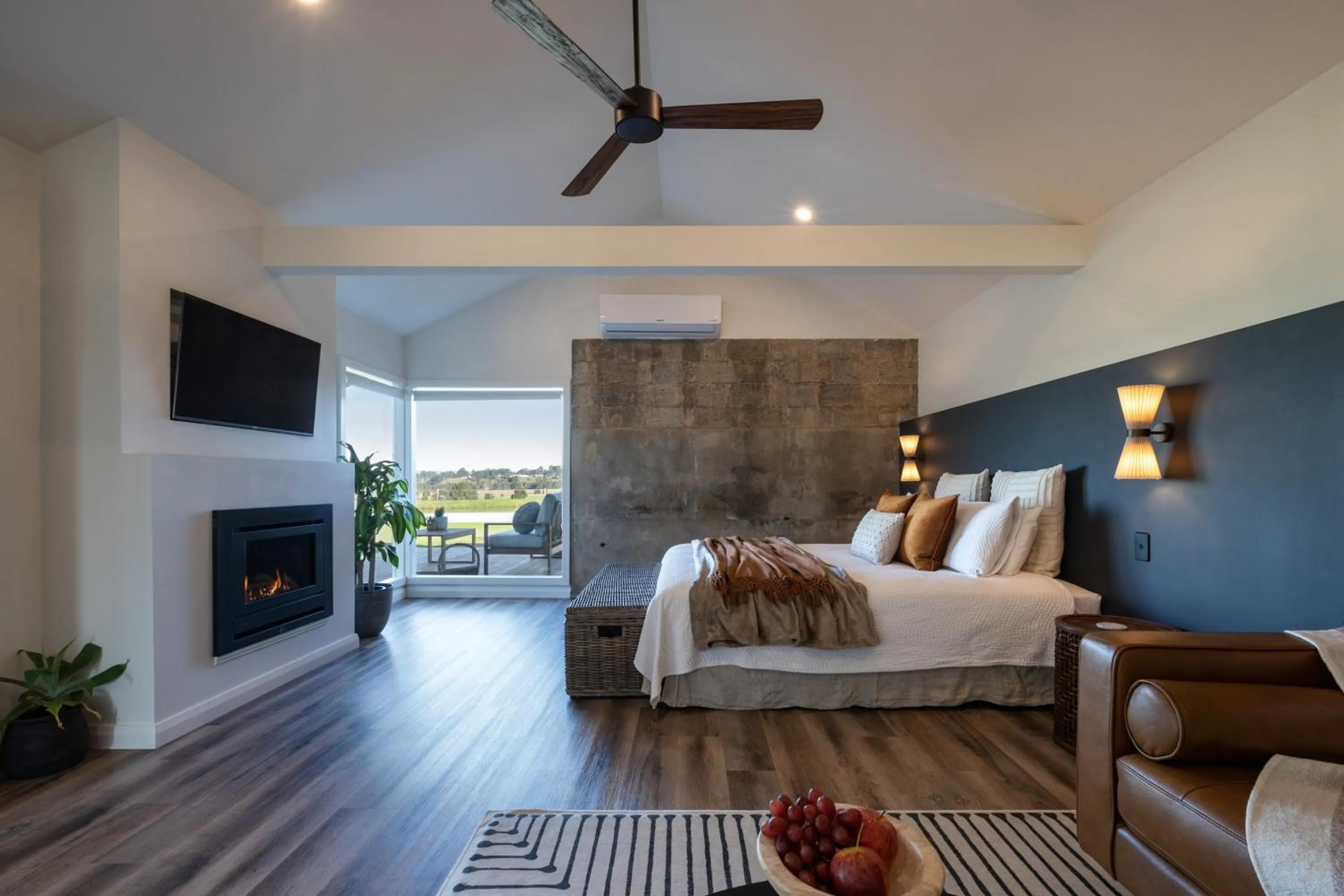 Living room in Pokolbin Farm Stay