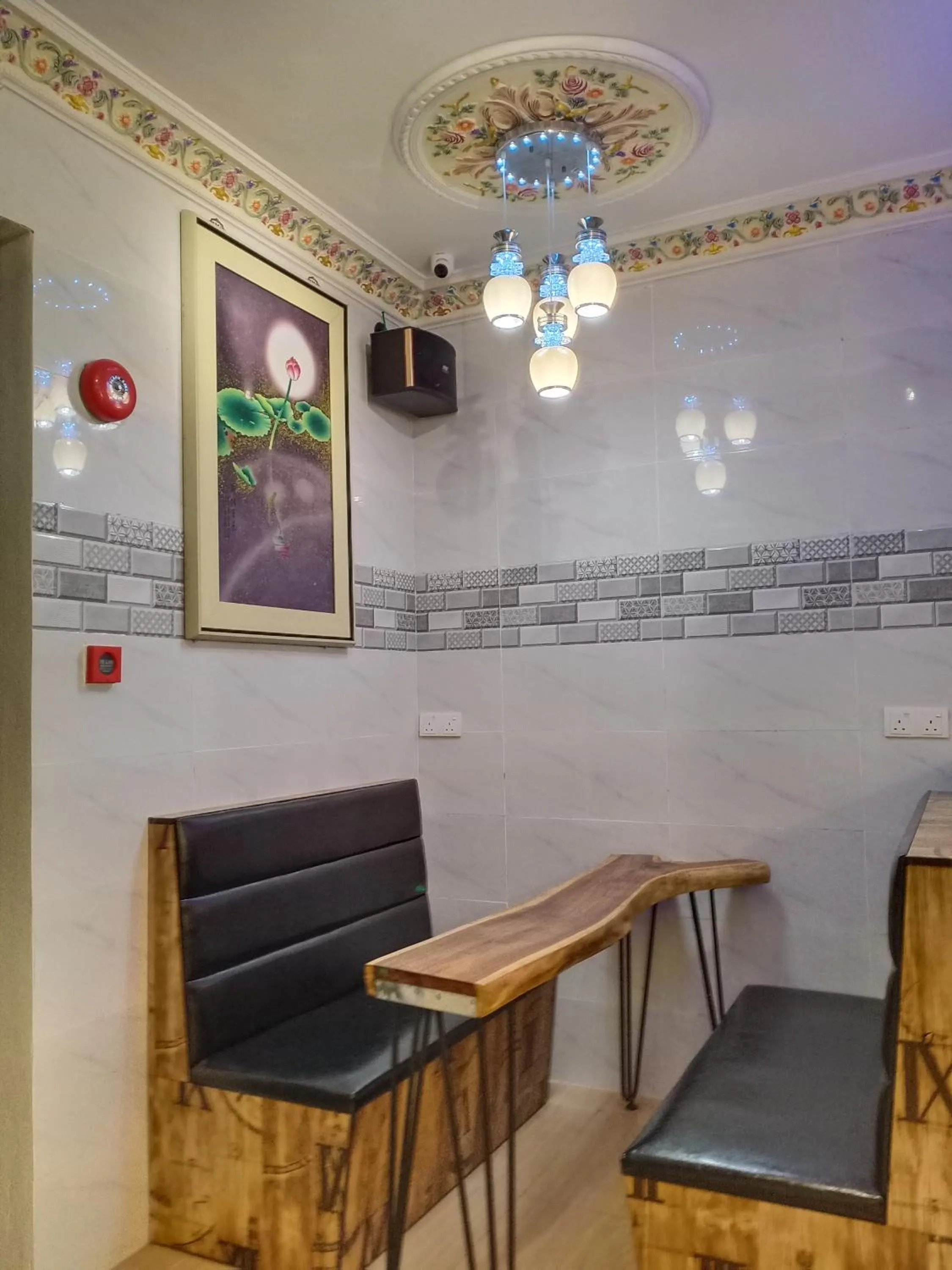 Restaurant/places to eat in Comfort Hotel