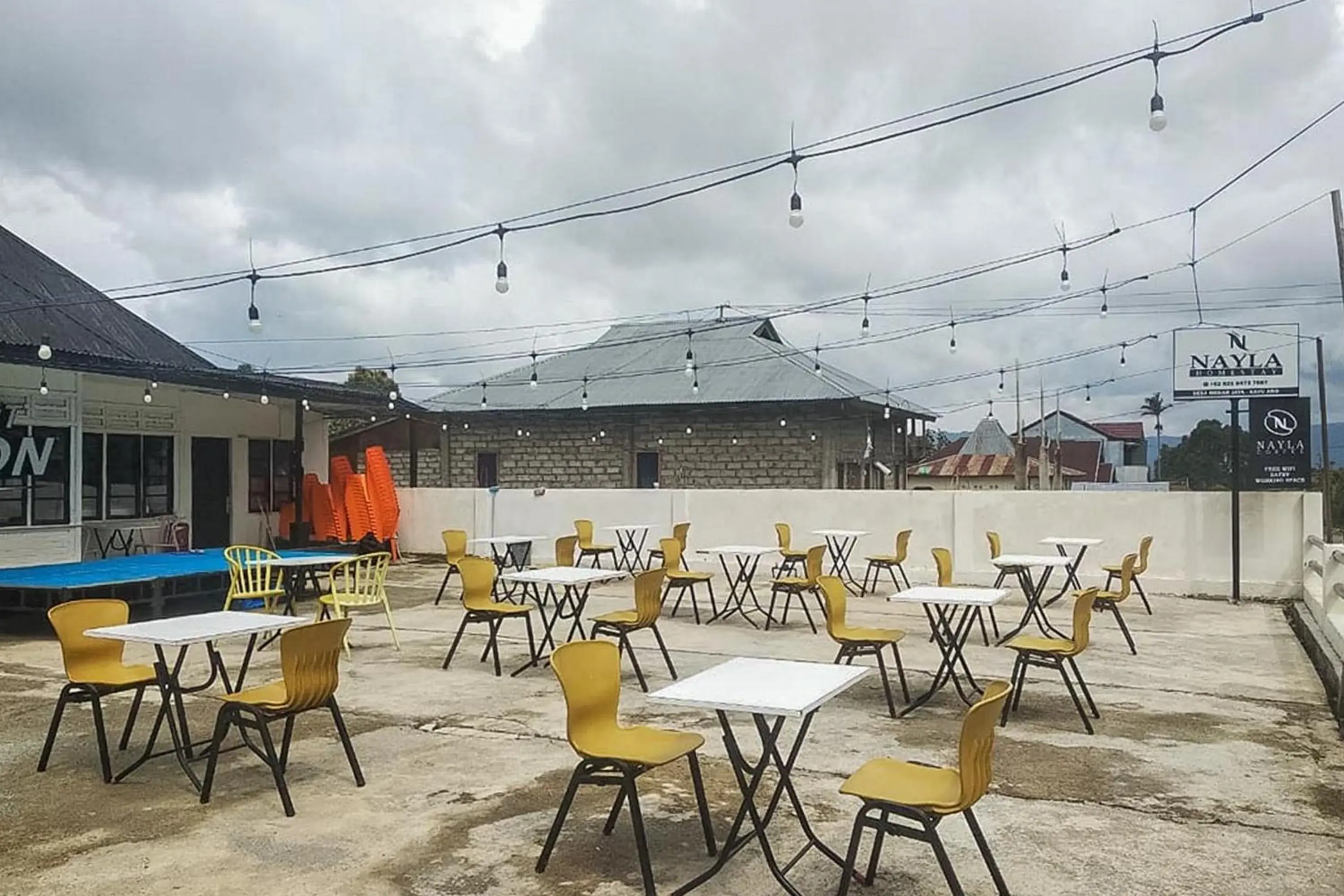 Facade/entrance in Nayla Homestay Jambi Mitra RedDoorz Facade/entrance in Nayla Homestay Jambi Mitra RedDoorz