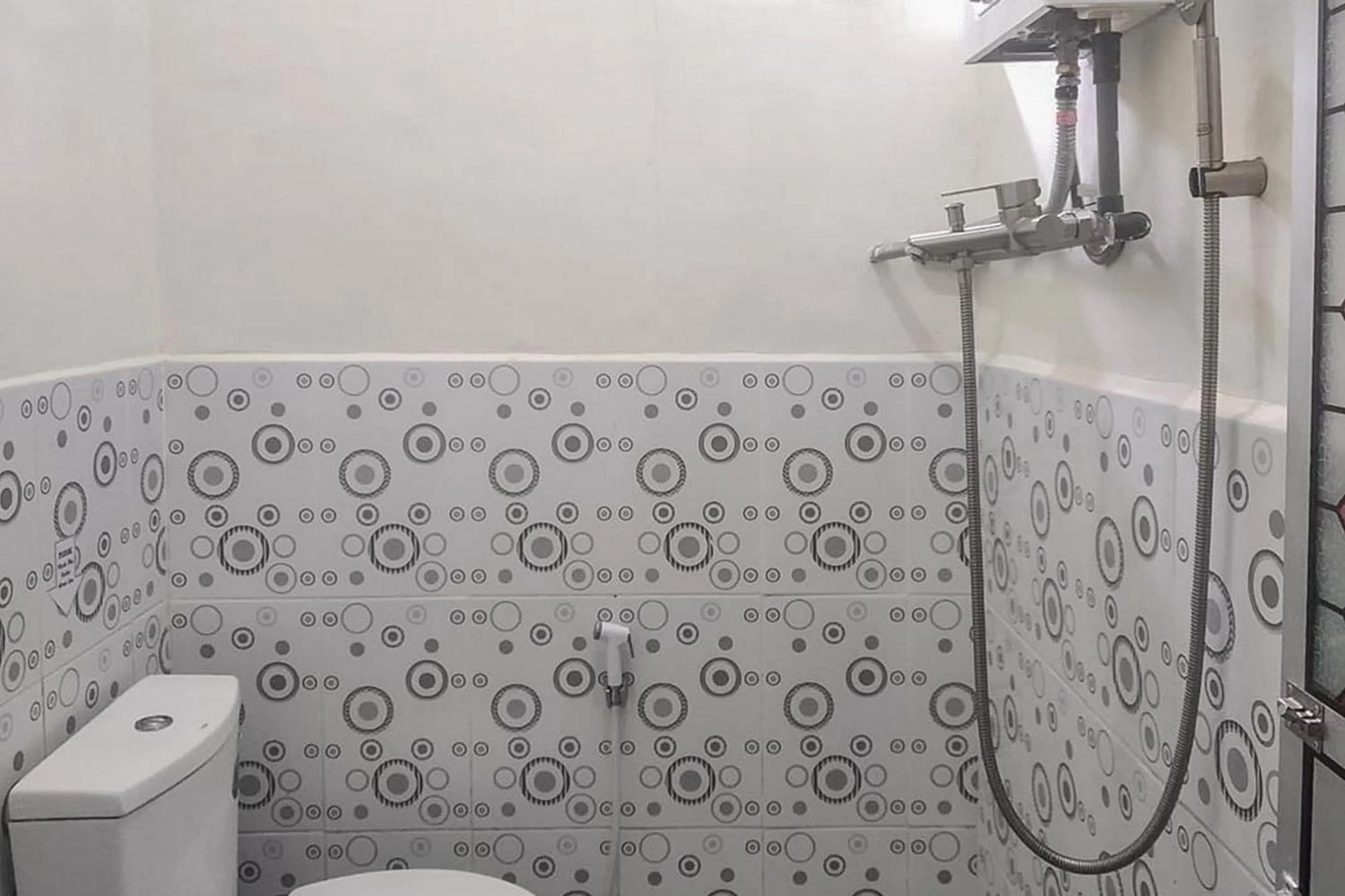 Bathroom in Nayla Homestay Jambi Mitra RedDoorz