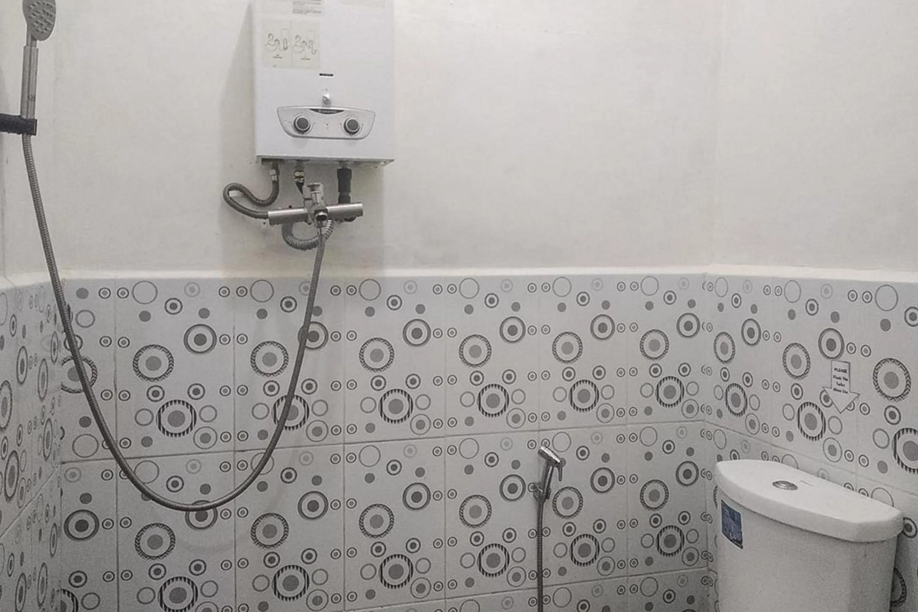 Bathroom in Nayla Homestay Jambi Mitra RedDoorz