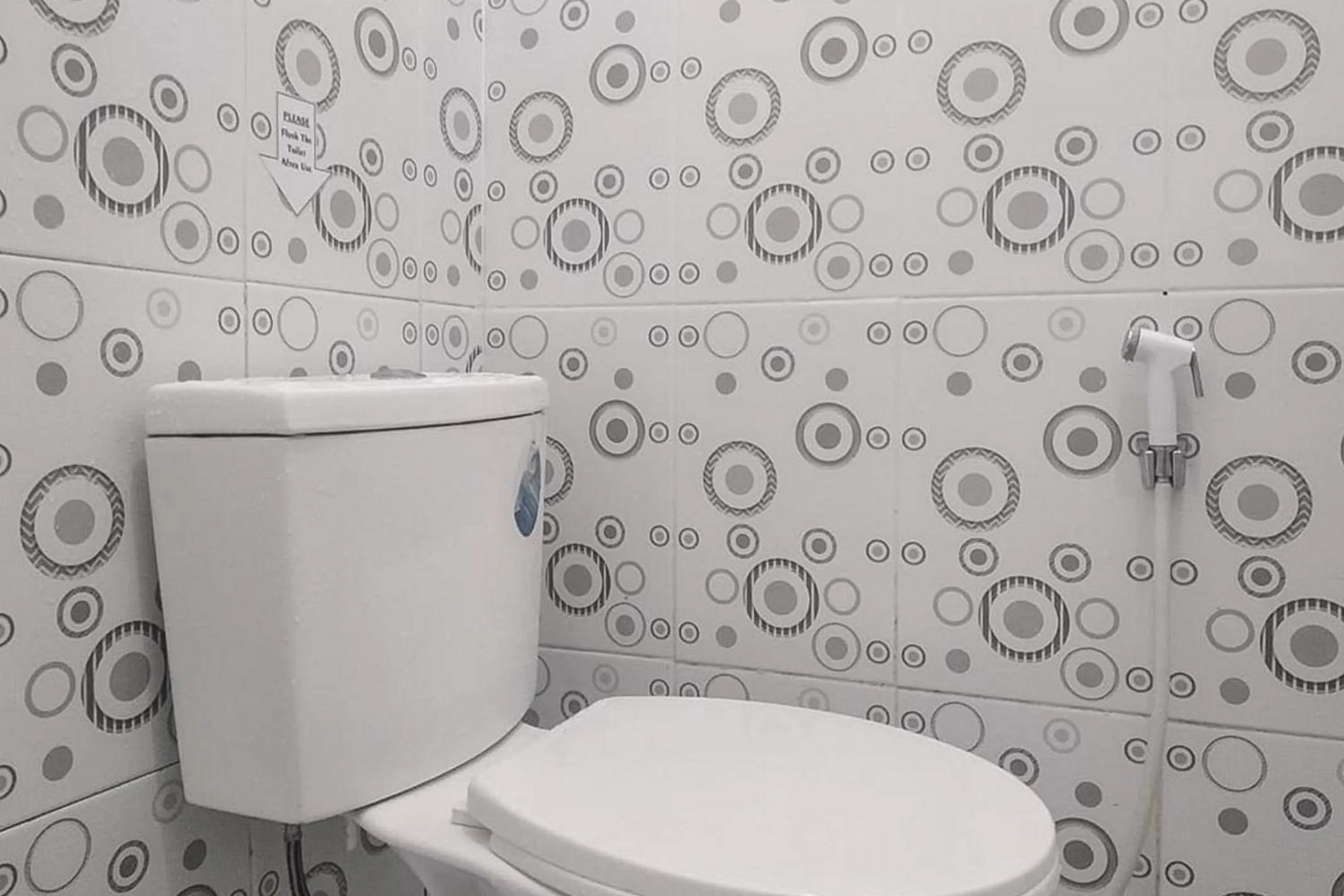 Bathroom in Nayla Homestay Jambi Mitra RedDoorz