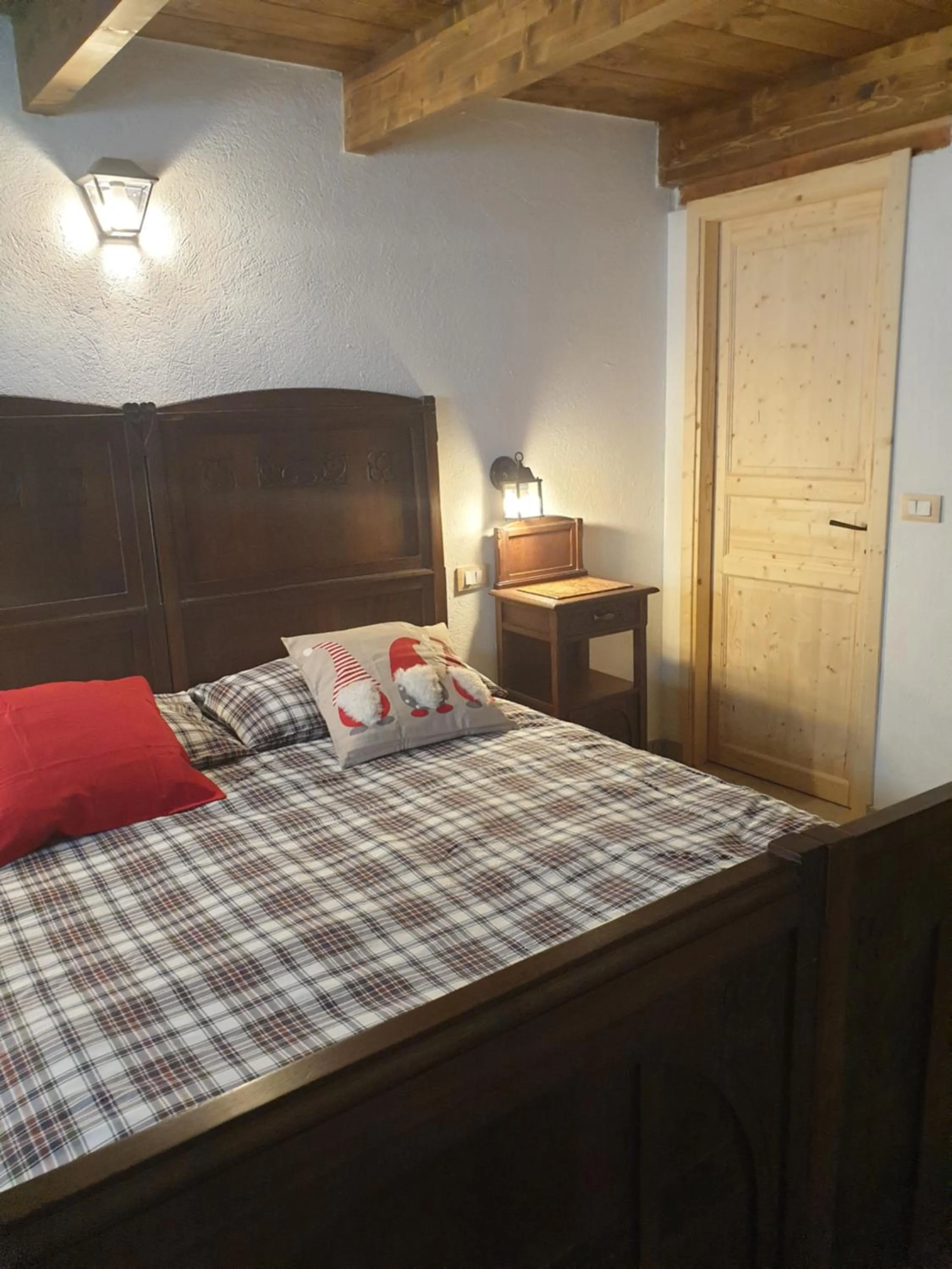 Double Room with Private Bathroom in Antica casa occitana