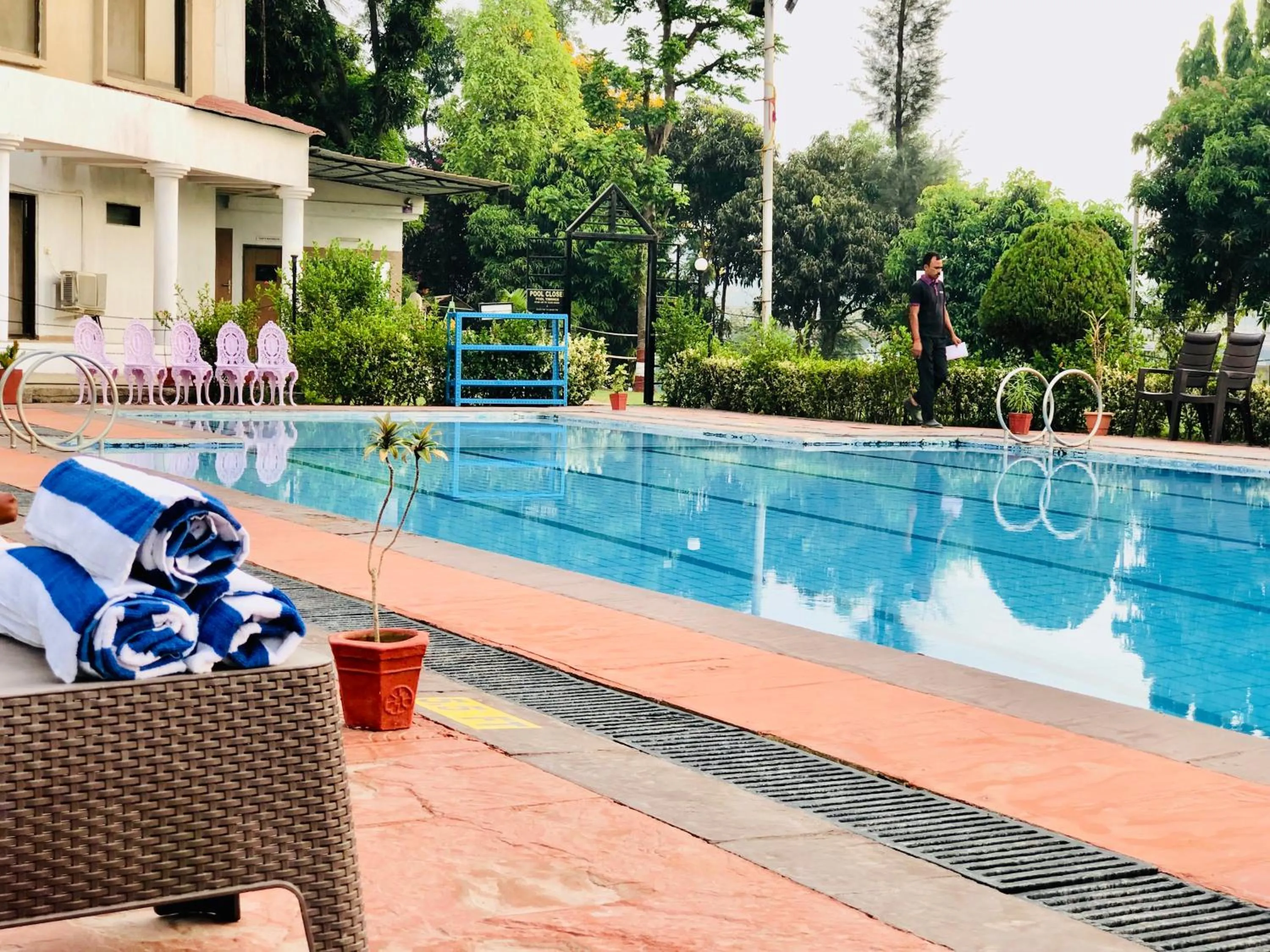 Swimming pool in VITS Kamats Resort, Silvassa