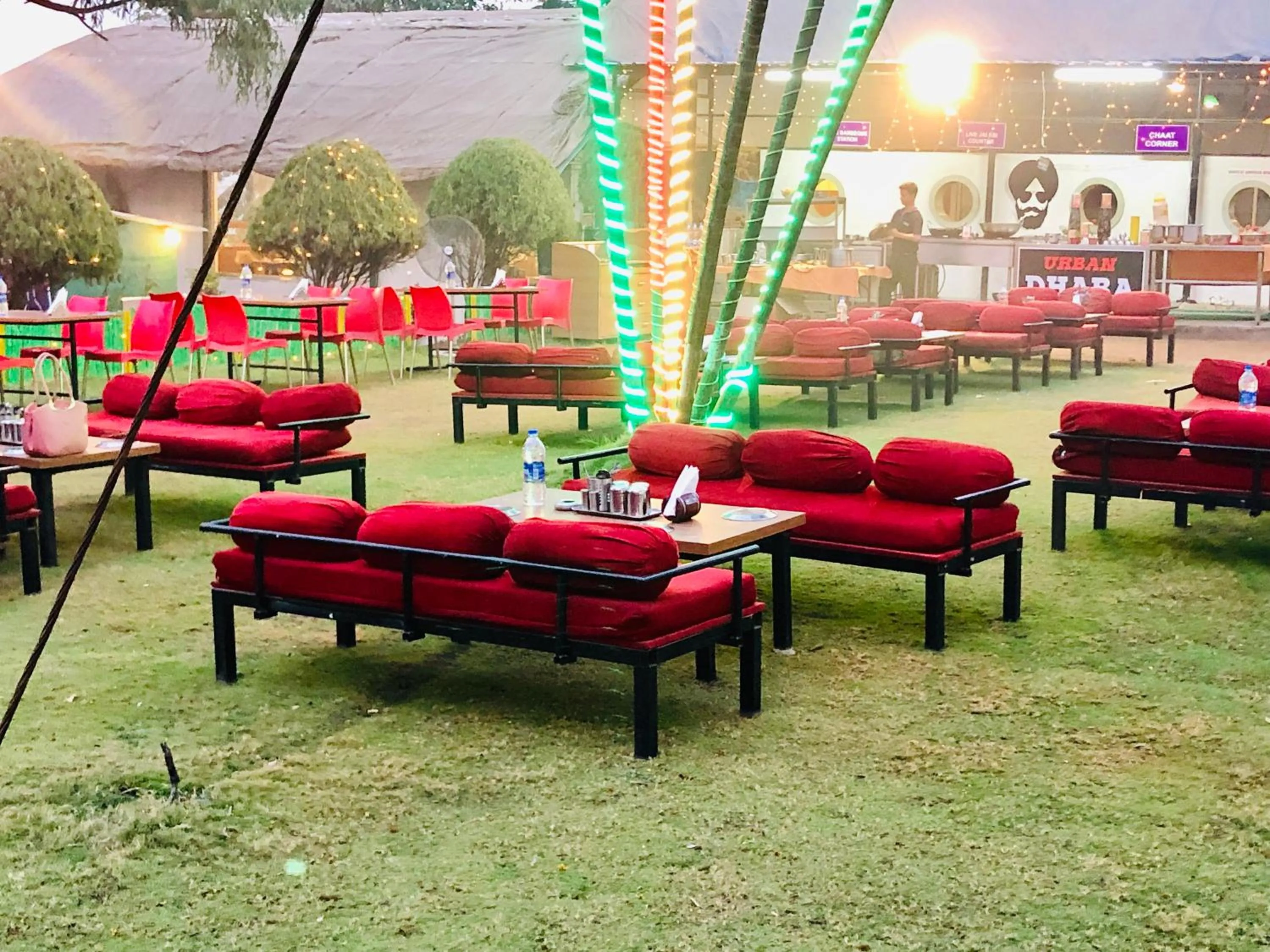 Restaurant/places to eat in VITS Kamats Resort, Silvassa