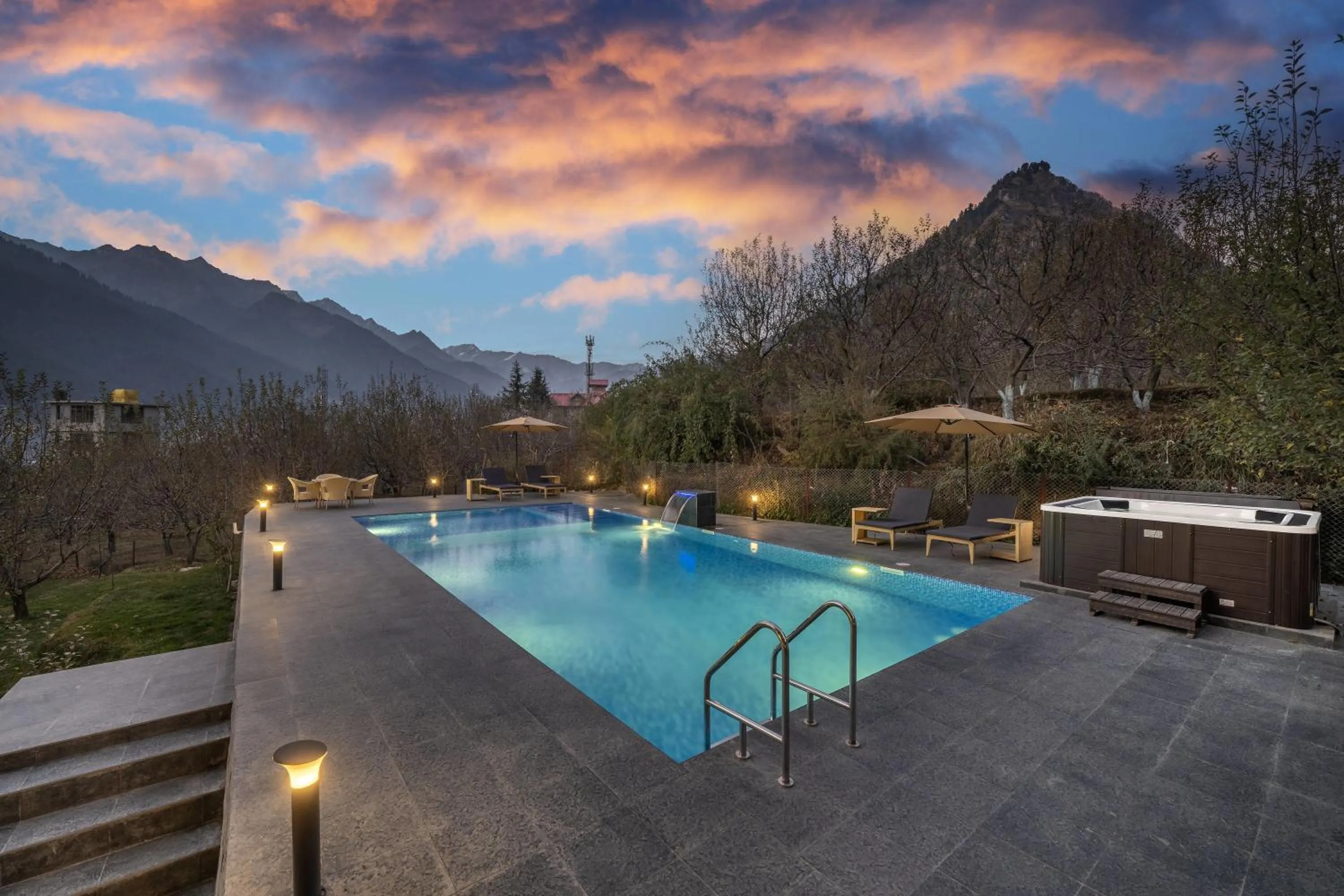 Mountain view in Echor Himalayan Aurum Manali