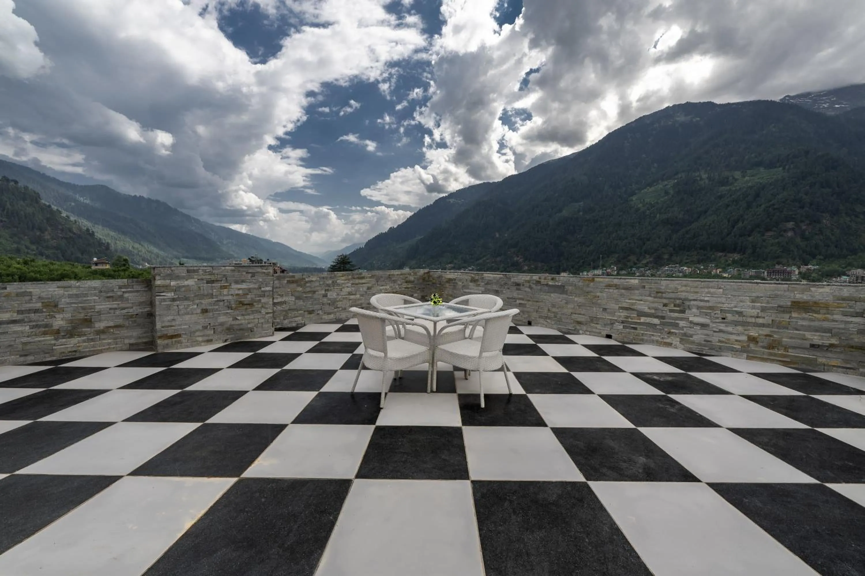 Balcony/Terrace in Echor Himalayan Aurum Manali