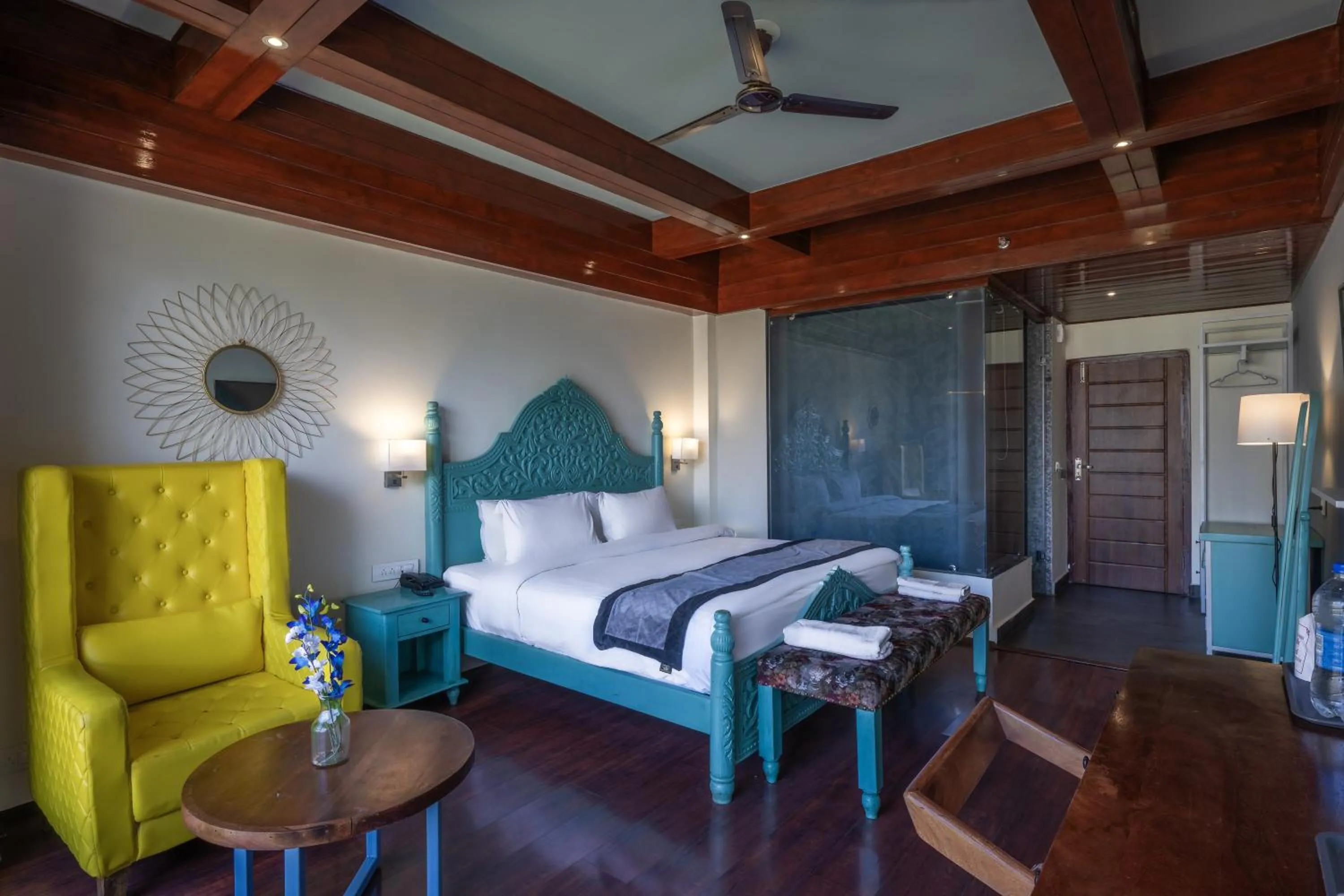 Bed in Echor Himalayan Aurum Manali