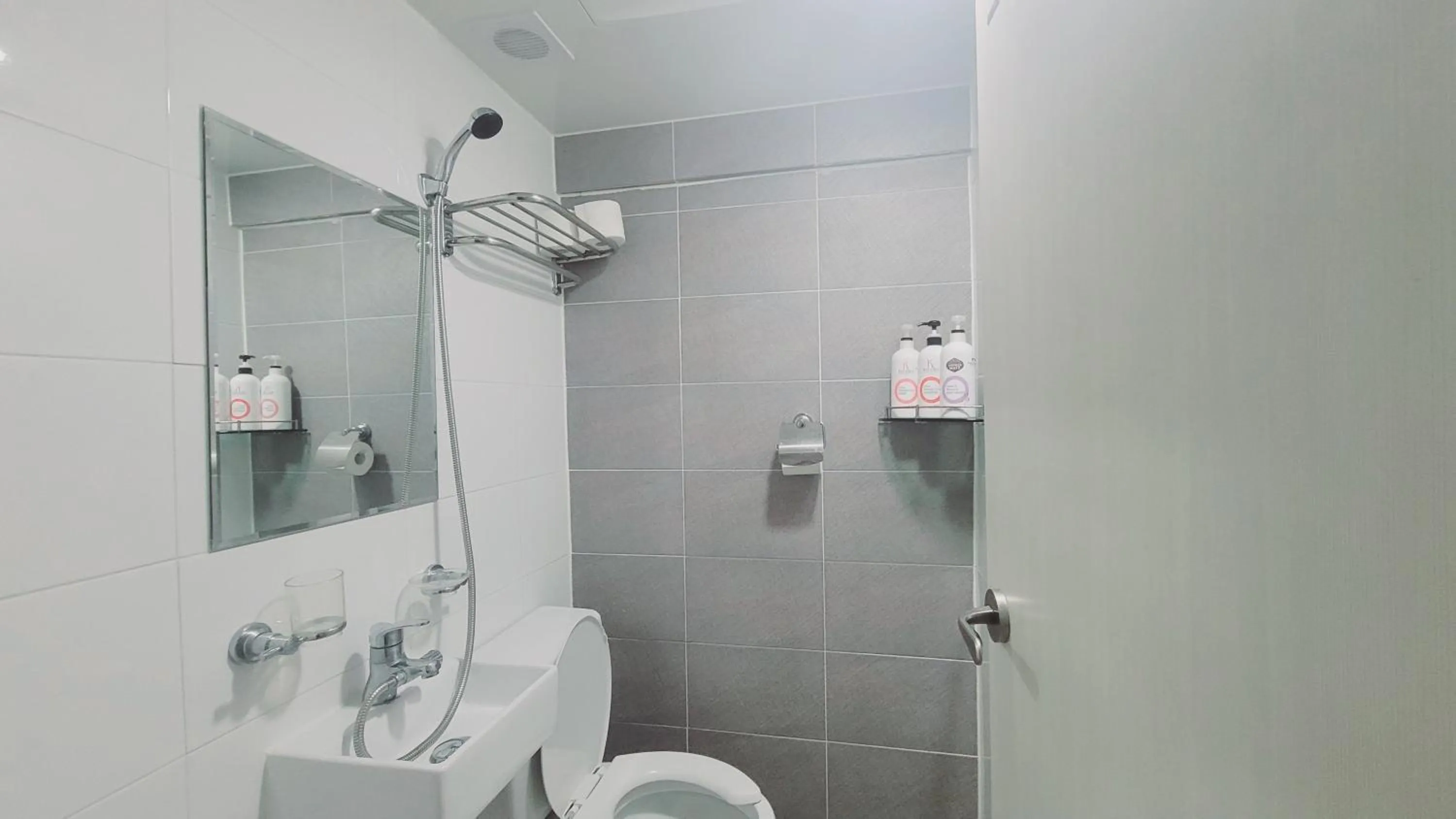 Bathroom in Olive Hostel Dongdaemun