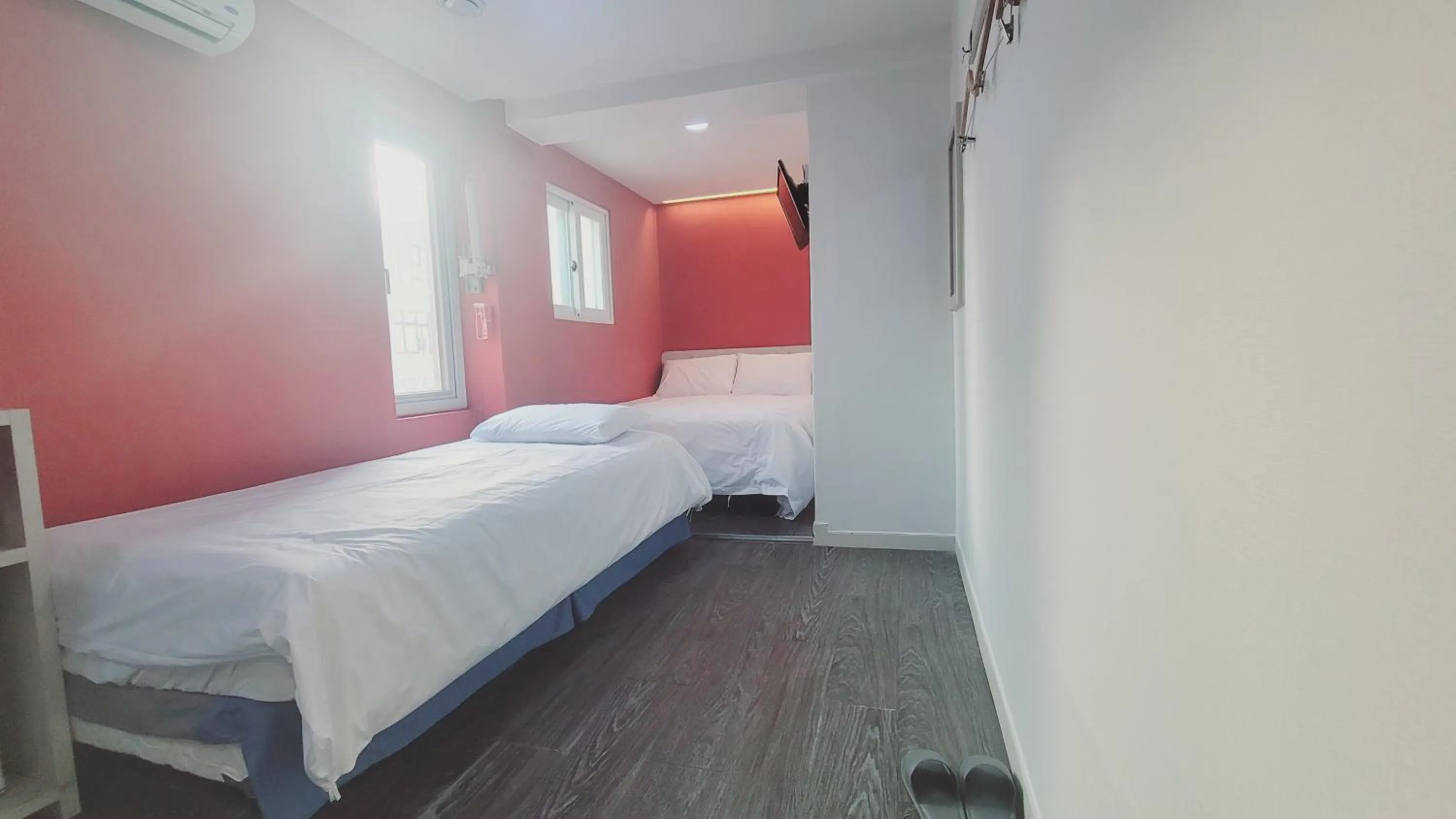 Photo of the whole room, Bed in Olive Hostel Dongdaemun