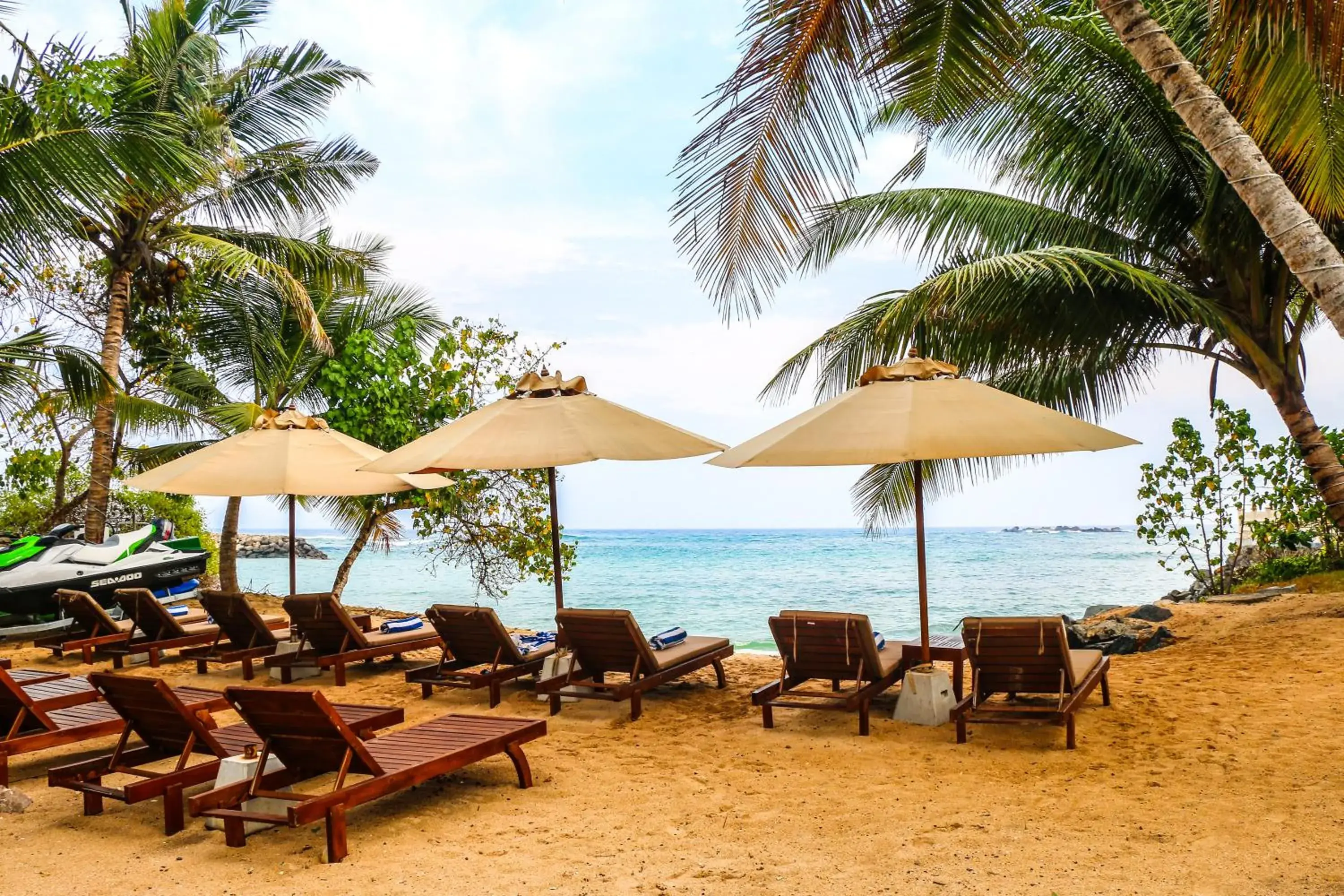 Day in Garton's Cape Day in Garton's Cape