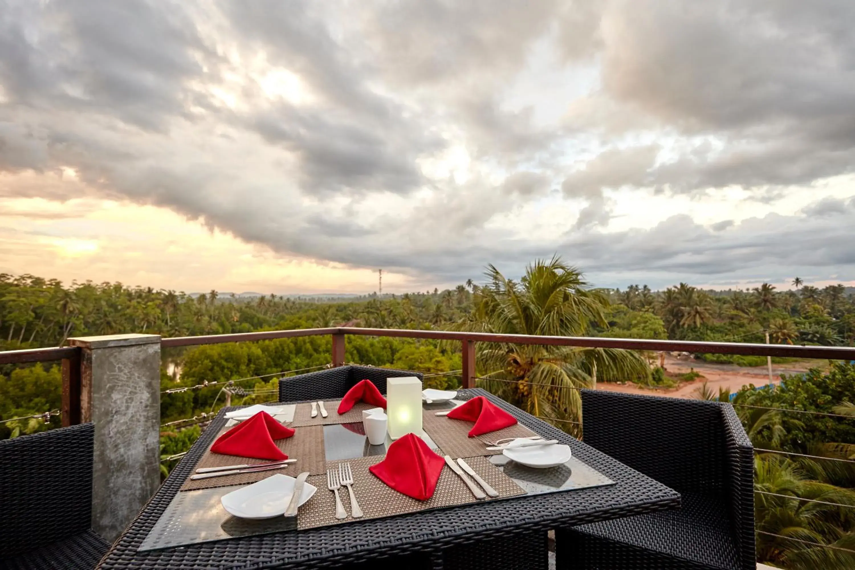 Restaurant/places to eat in Garton's Cape Restaurant/places to eat in Garton's Cape