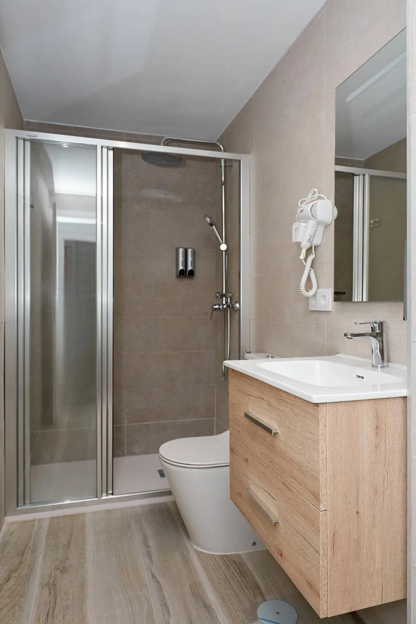 Toilet in Wayteko Boutique Hotel