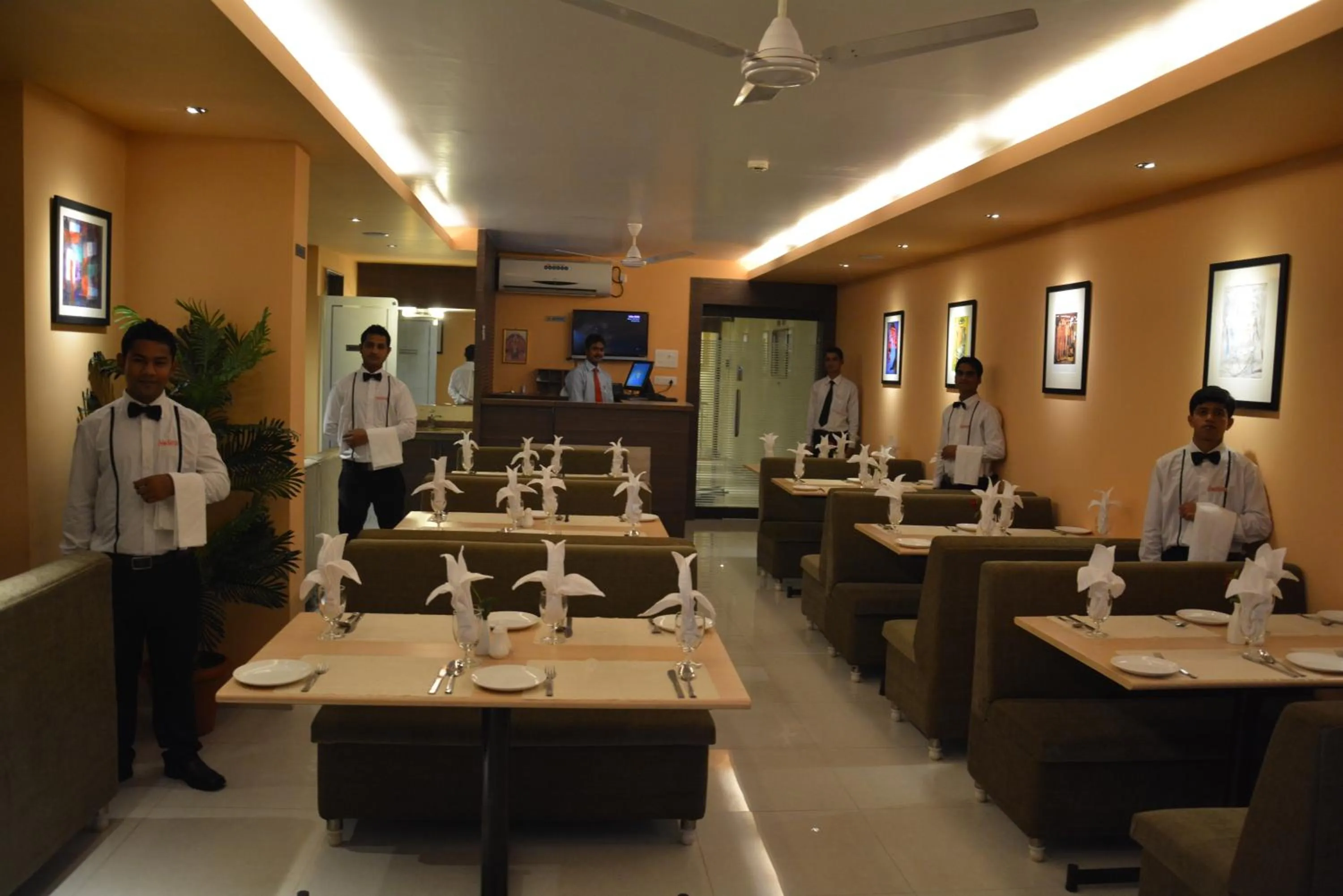 Restaurant/places to eat in Boshan Hotels