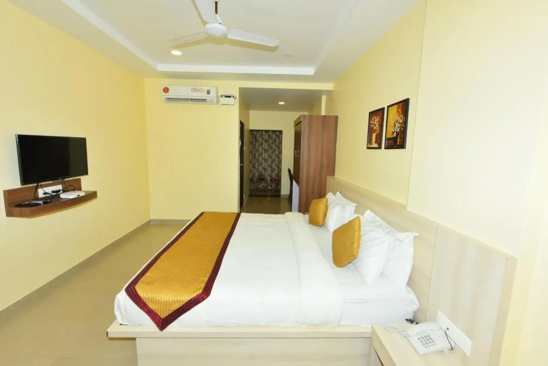 Photo of the whole room, Bed in Boshan Hotels