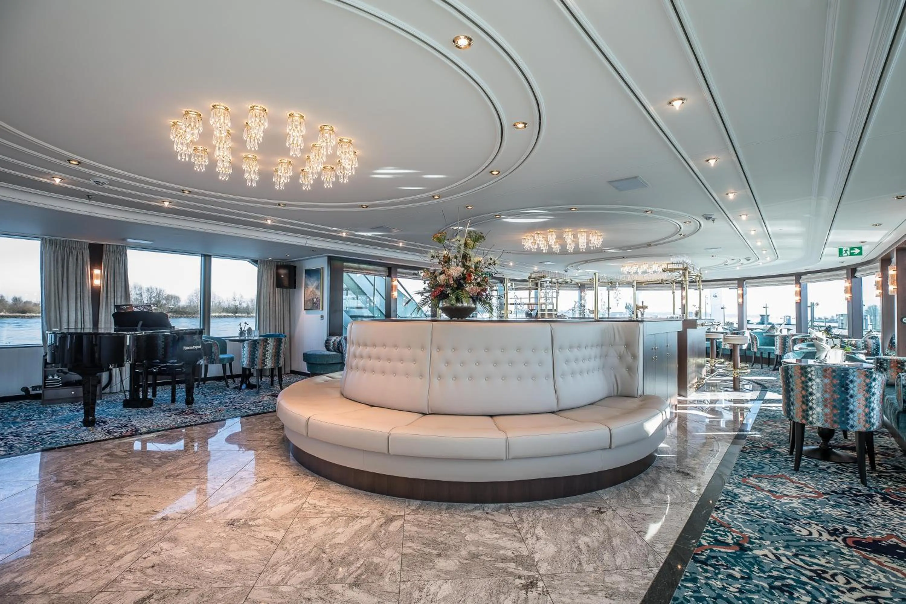 Lounge or bar in VIVA RIVERSIDE 4 Köln