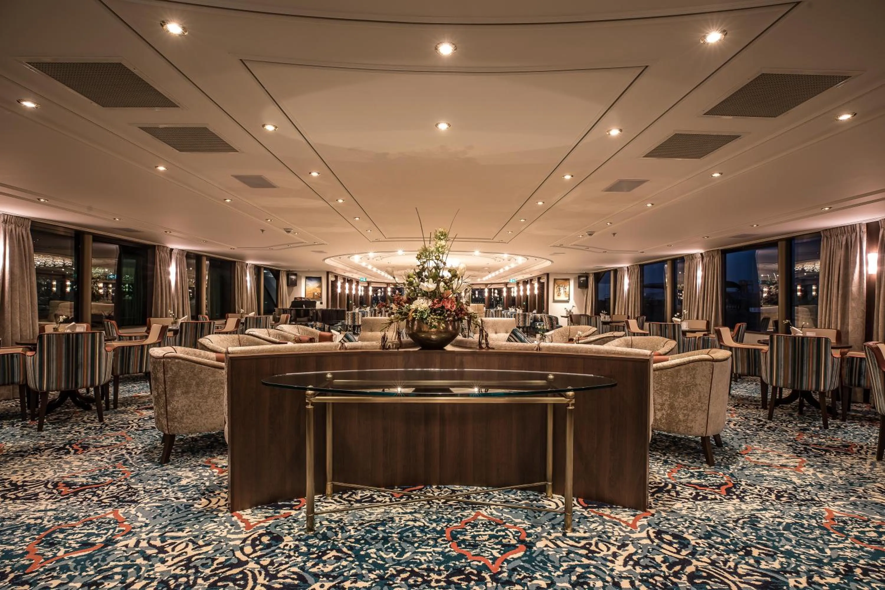 Lounge or bar in VIVA RIVERSIDE 4 Köln