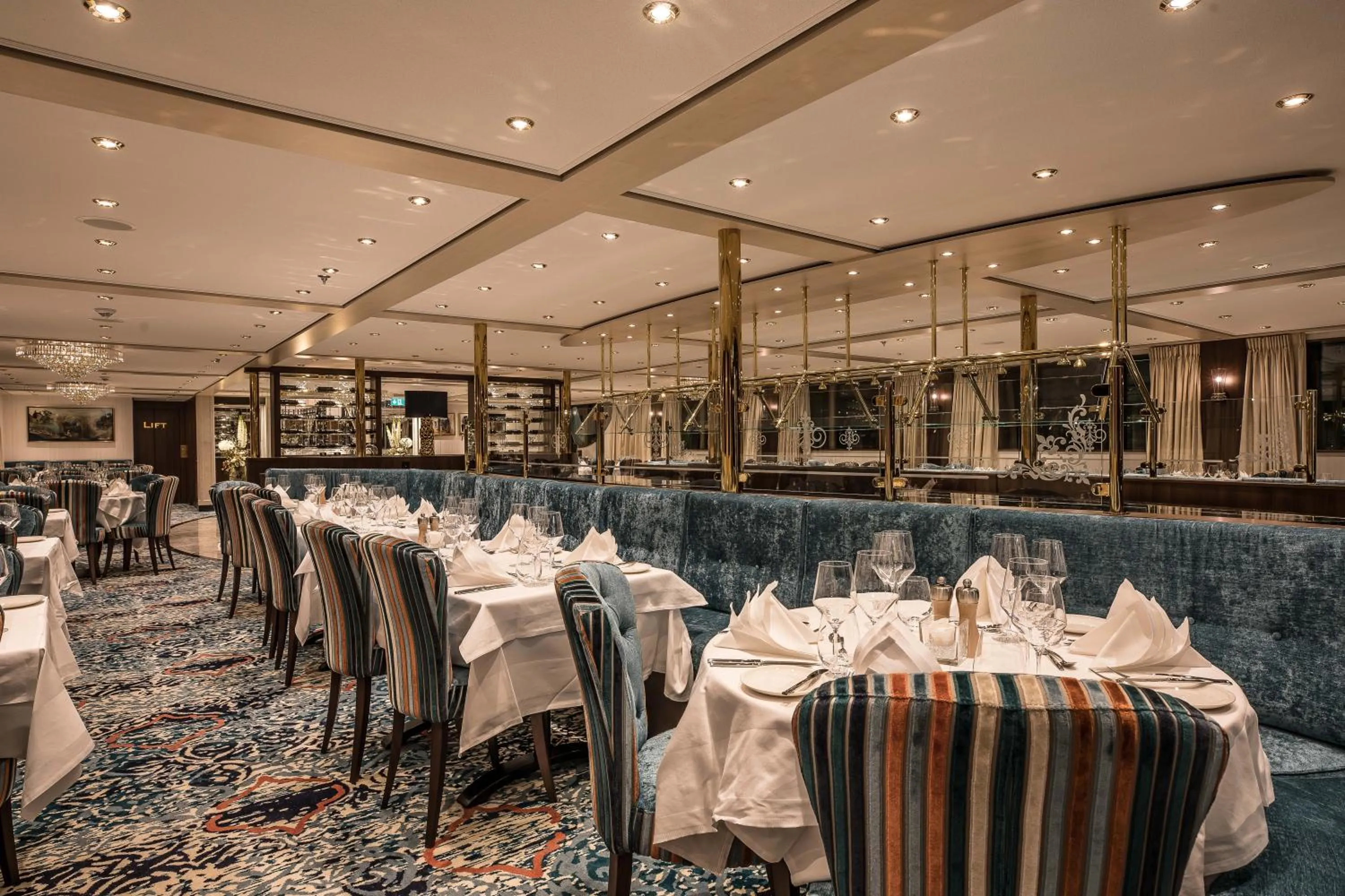 Restaurant/places to eat in VIVA RIVERSIDE 4 Köln