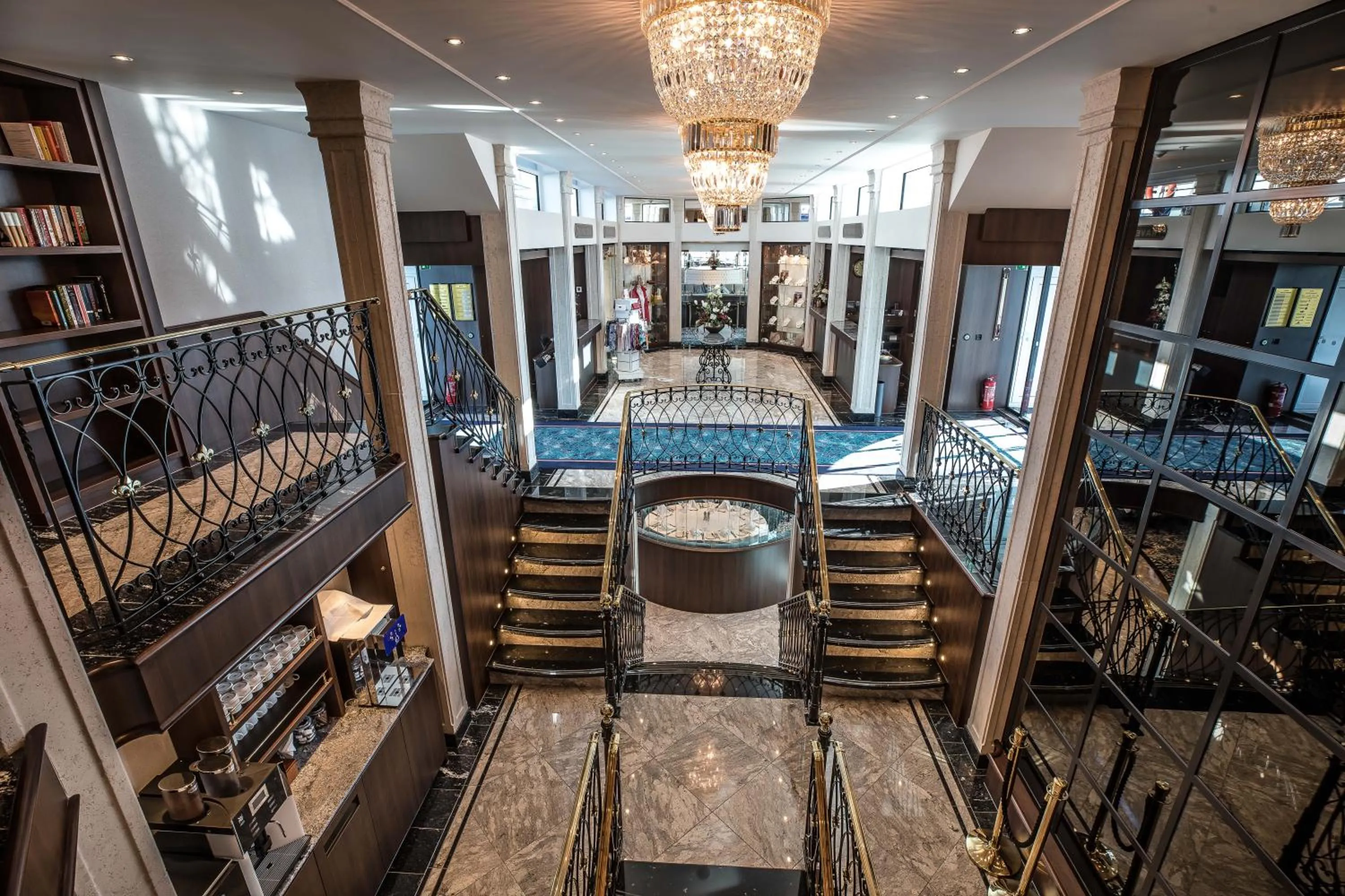 Lobby or reception in VIVA RIVERSIDE 4 Köln