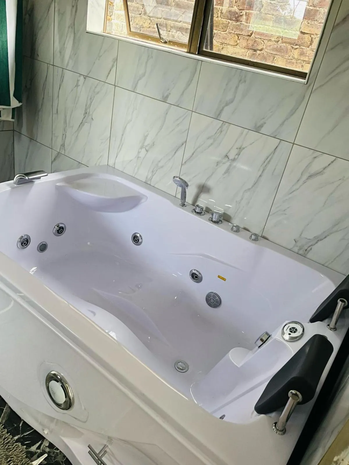 Hot Tub in National Lodge