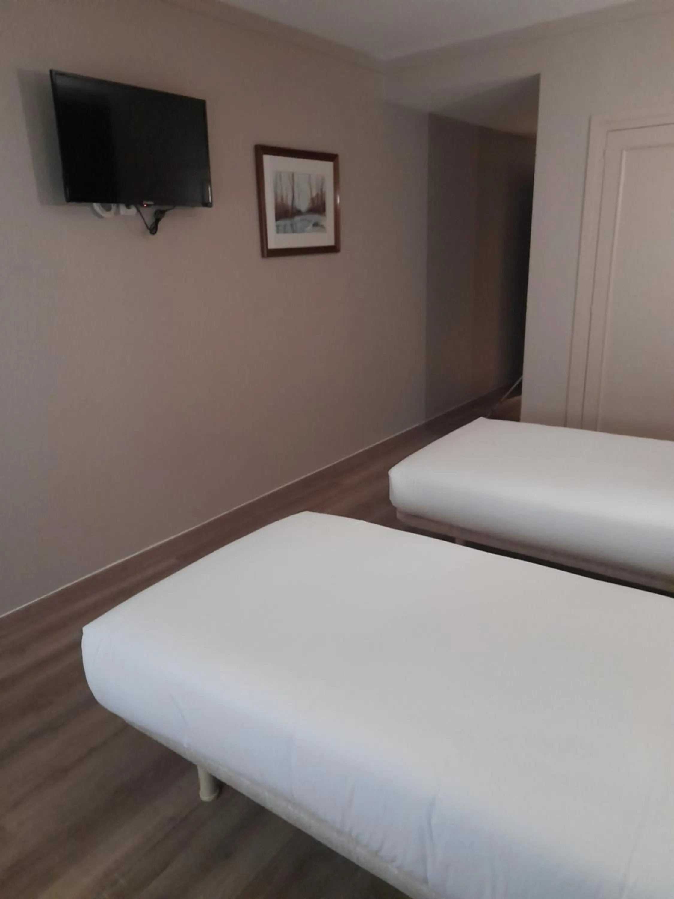 Bedroom, Bed in Hotel Font Del Marge