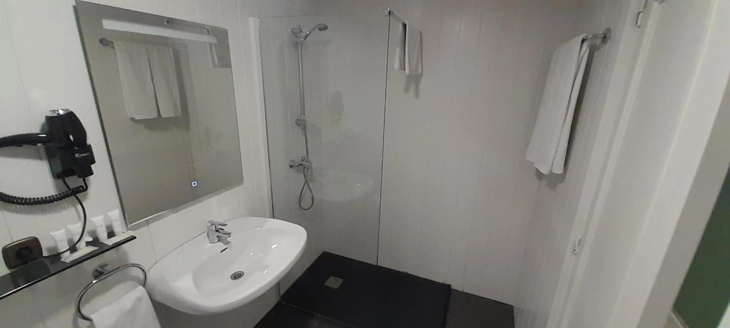 Bathroom in Hotel Font Del Marge